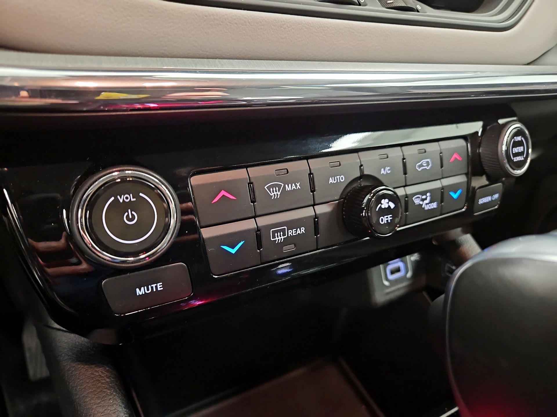 Thumbnail: 2022 Jeep Compass - 16