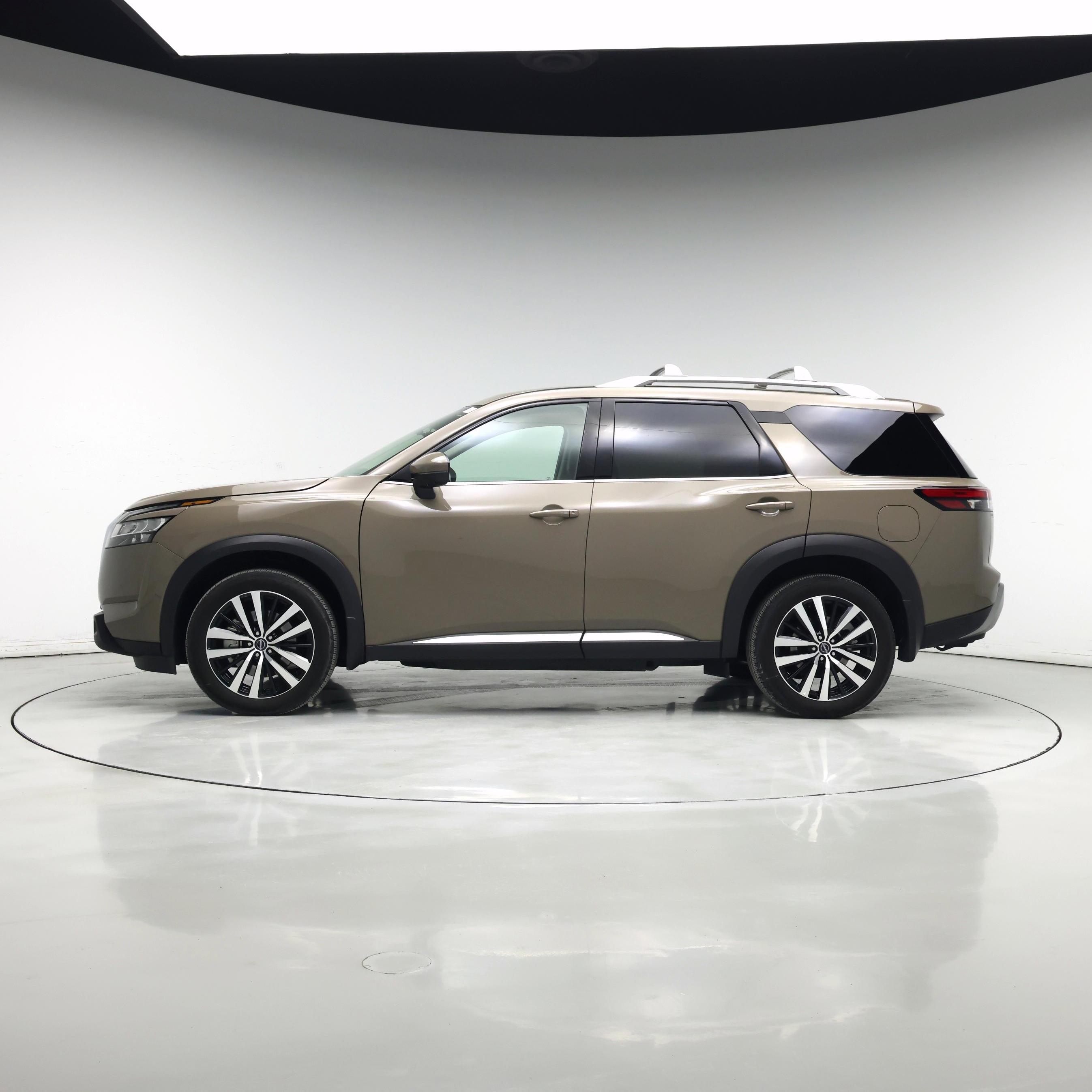 Thumbnail: 2024 Nissan Pathfinder - 3
