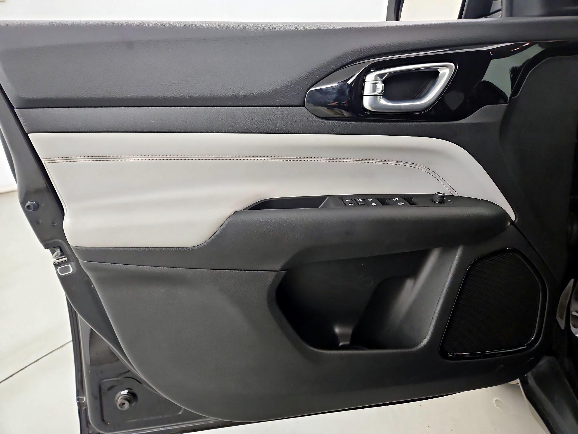 Thumbnail: 2022 Jeep Compass - 12