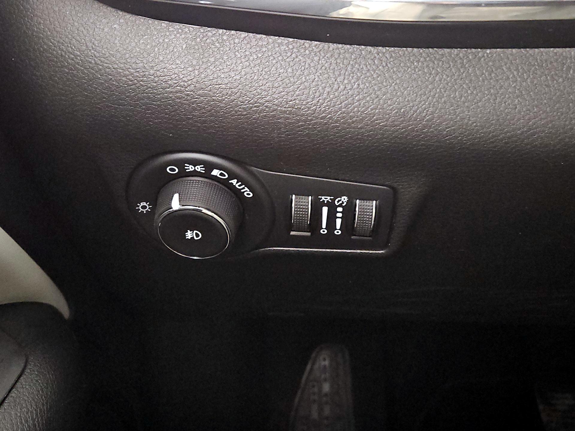 Thumbnail: 2022 Jeep Compass - 13