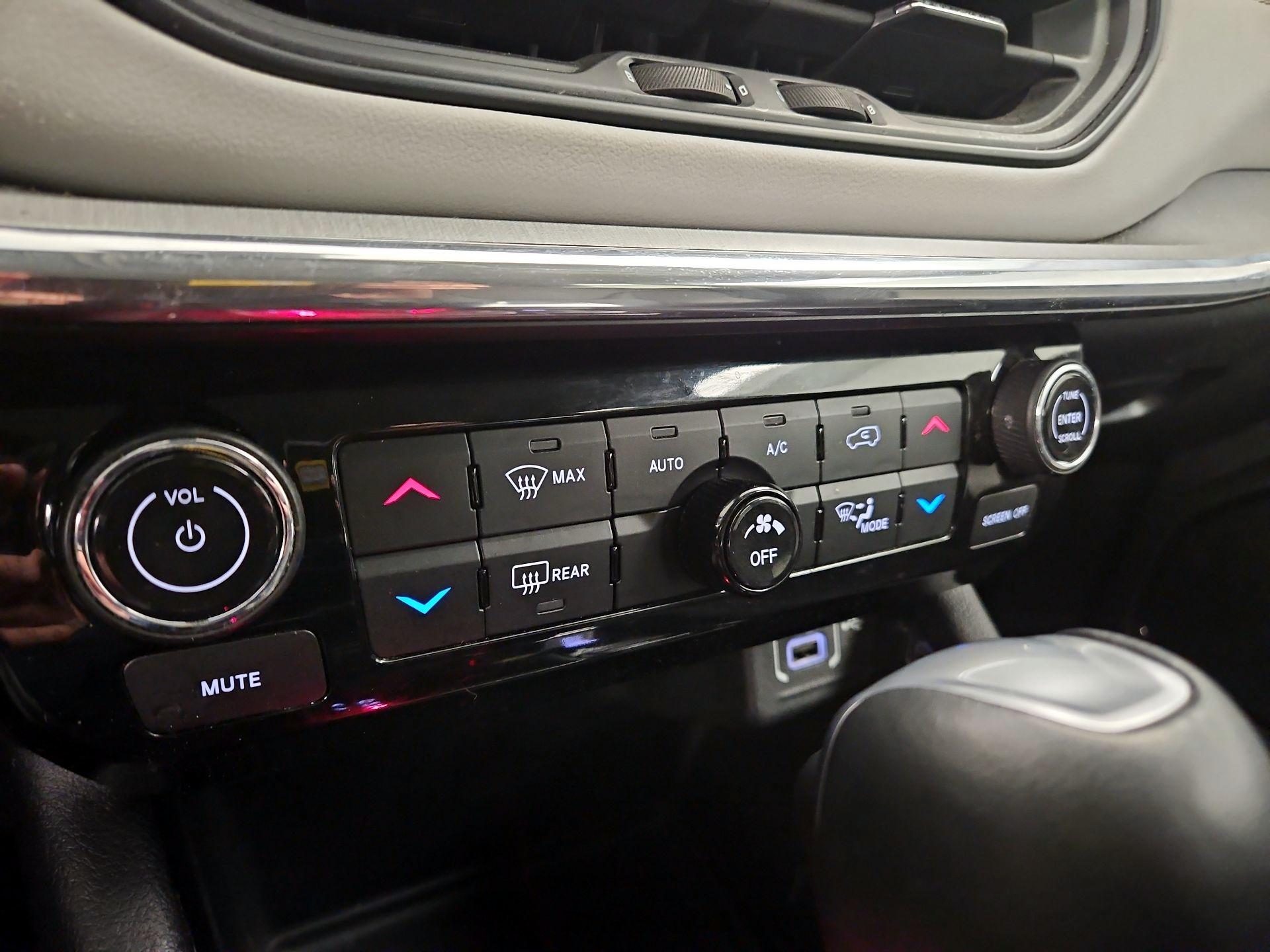 Thumbnail: 2022 Jeep Compass - 16