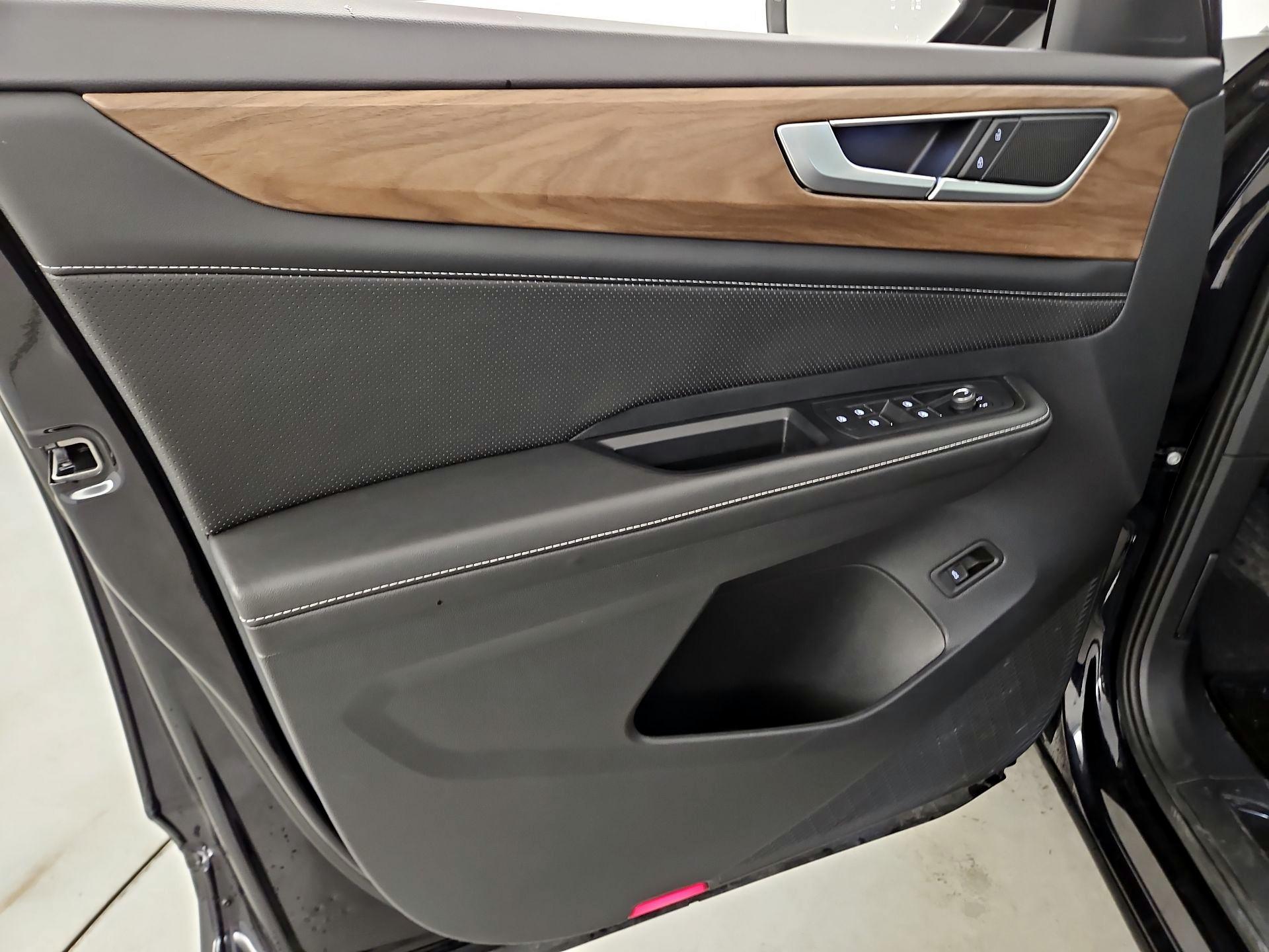 Thumbnail: 2024 Volkswagen Atlas - 12