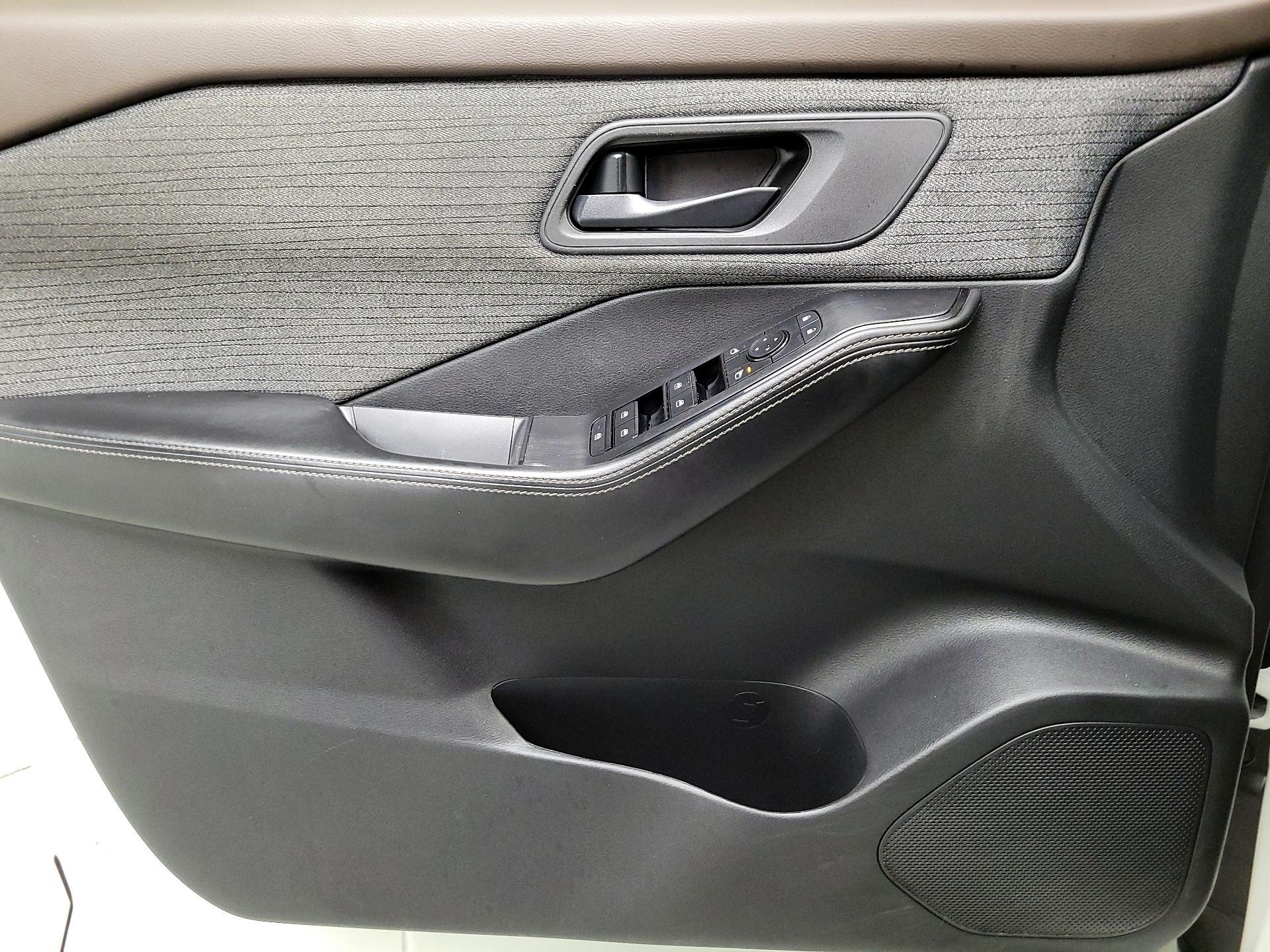 Thumbnail: 2022 Nissan Rogue - 12