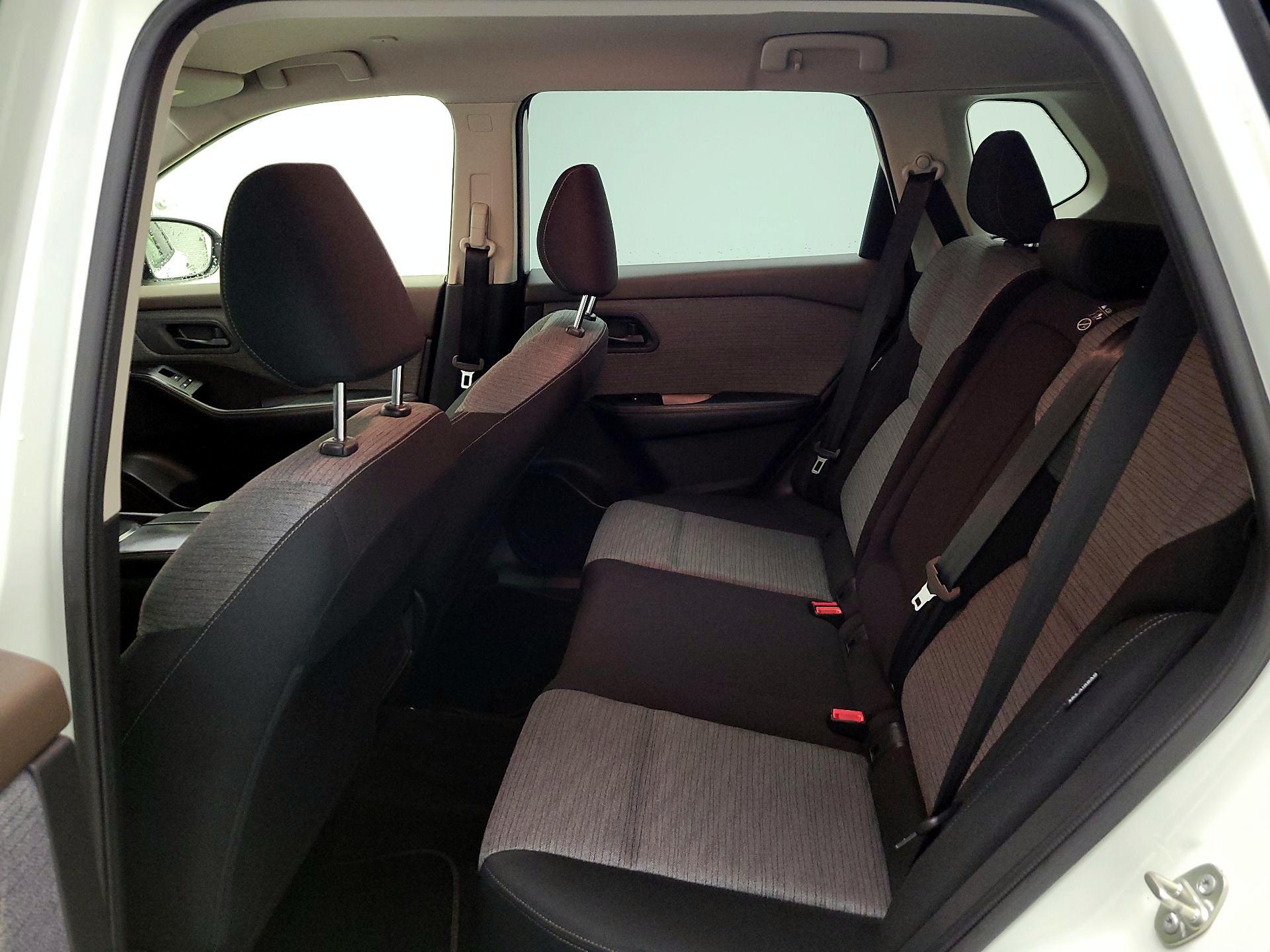 Thumbnail: 2022 Nissan Rogue - 17