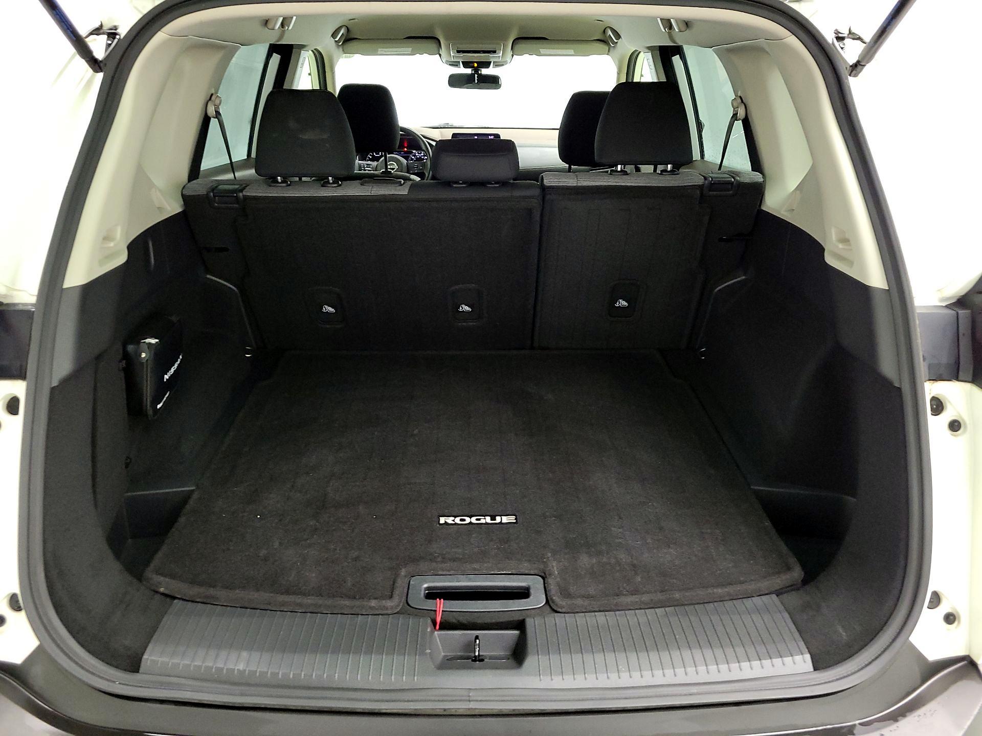 Thumbnail: 2022 Nissan Rogue - 18