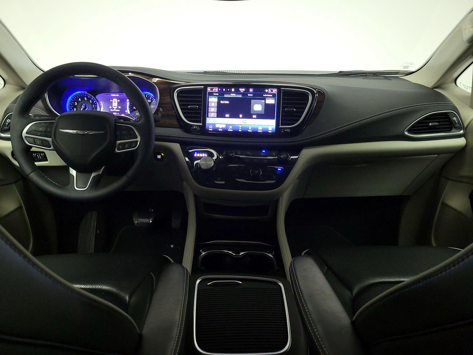 Thumbnail: 2023 Chrysler Pacifica - 9