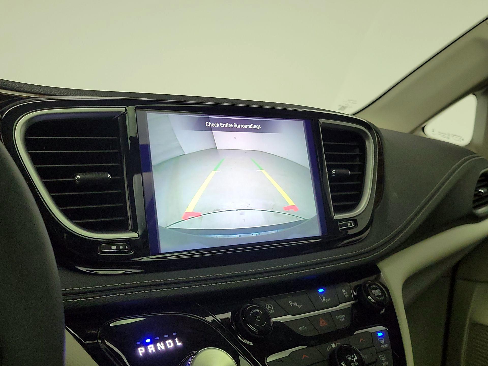 Thumbnail: 2023 Chrysler Pacifica - 15