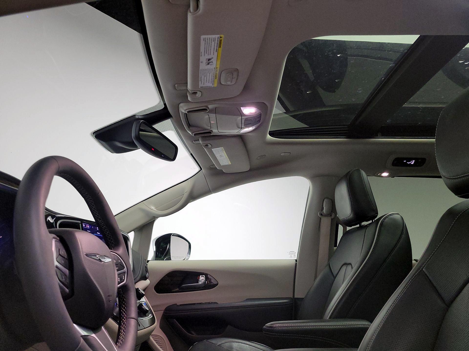 Thumbnail: 2023 Chrysler Pacifica - 20