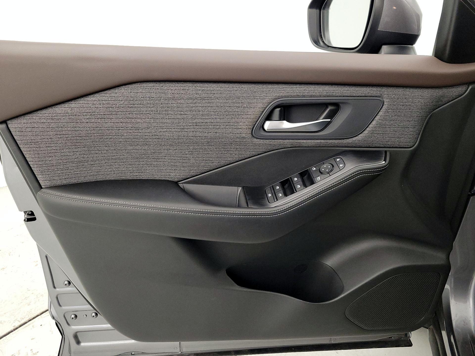 Thumbnail: 2022 Nissan Rogue - 12