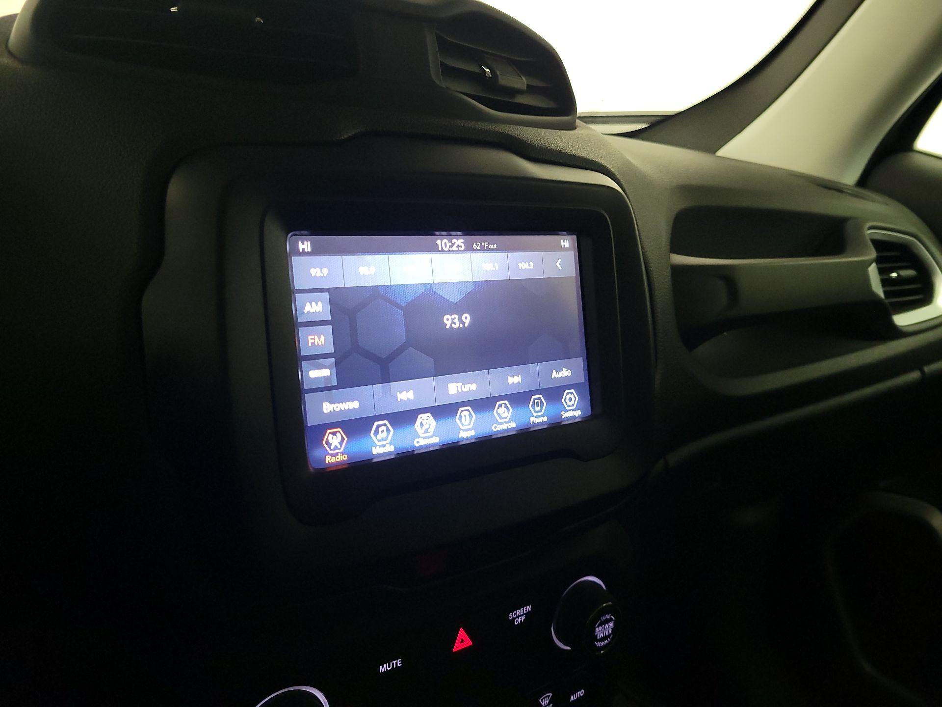 Thumbnail: 2020 Jeep Renegade - 15