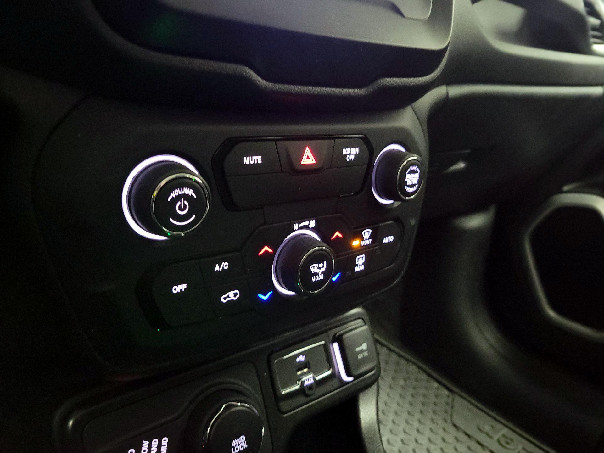 Thumbnail: 2020 Jeep Renegade - 16