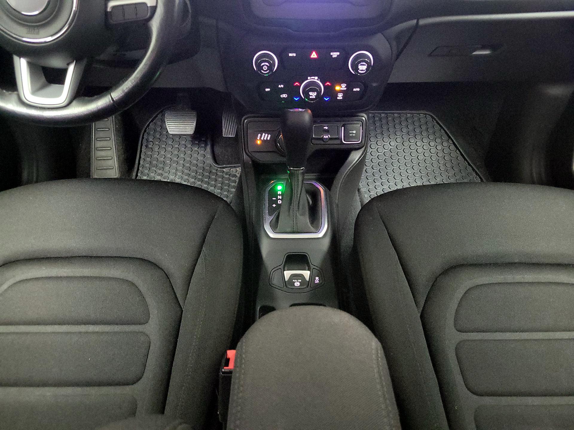 Thumbnail: 2020 Jeep Renegade - 17