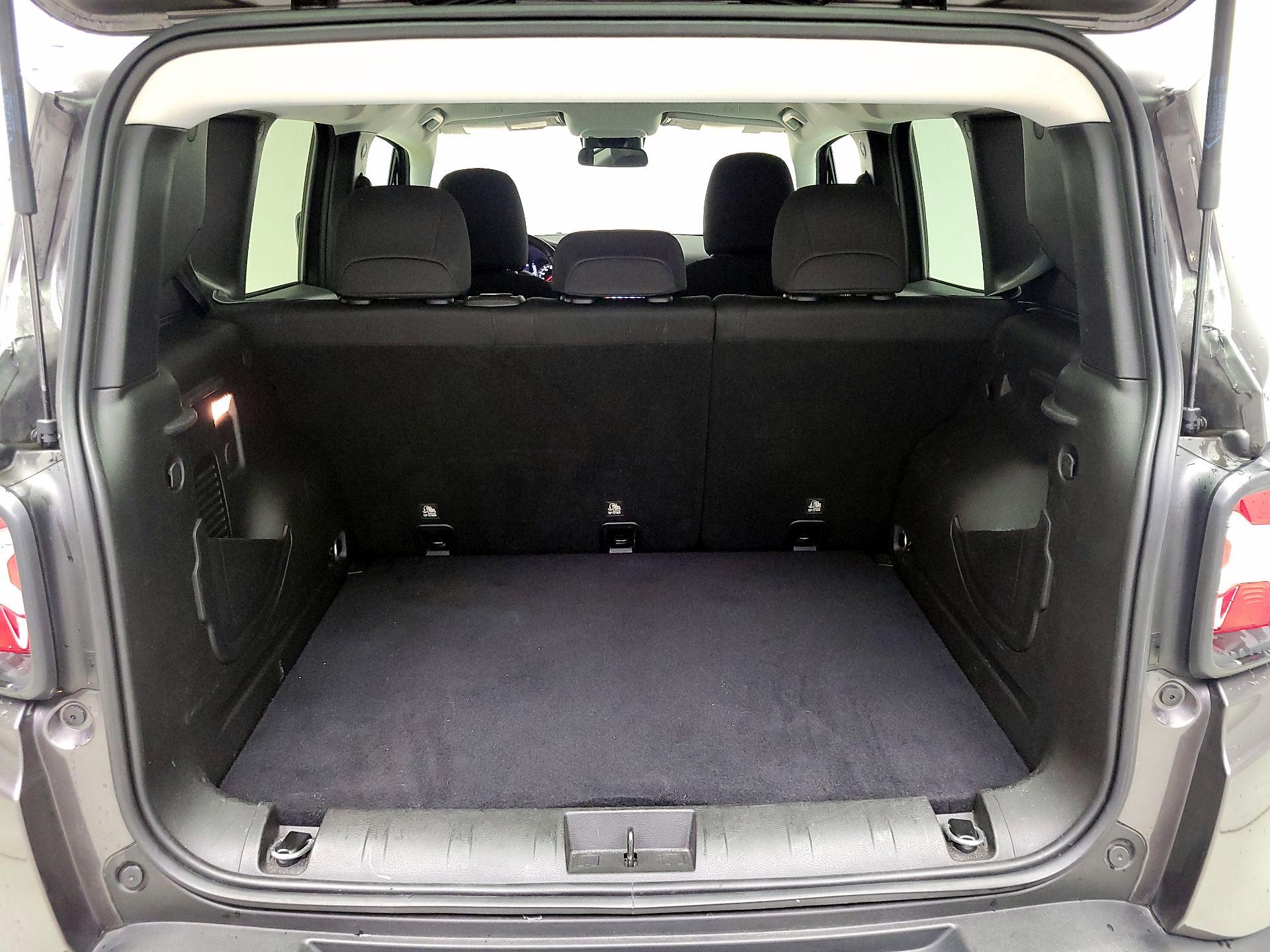 Thumbnail: 2020 Jeep Renegade - 20