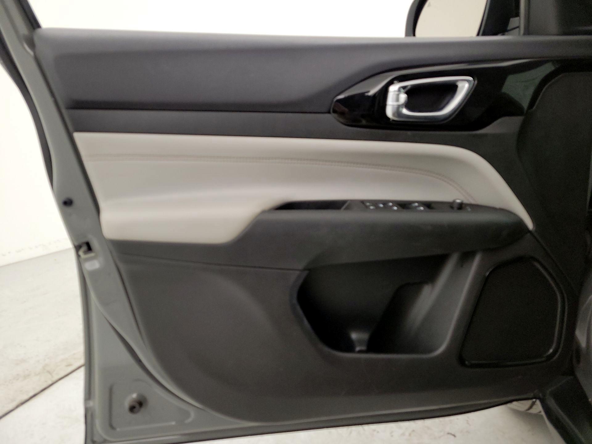 Thumbnail: 2022 Jeep Compass - 12