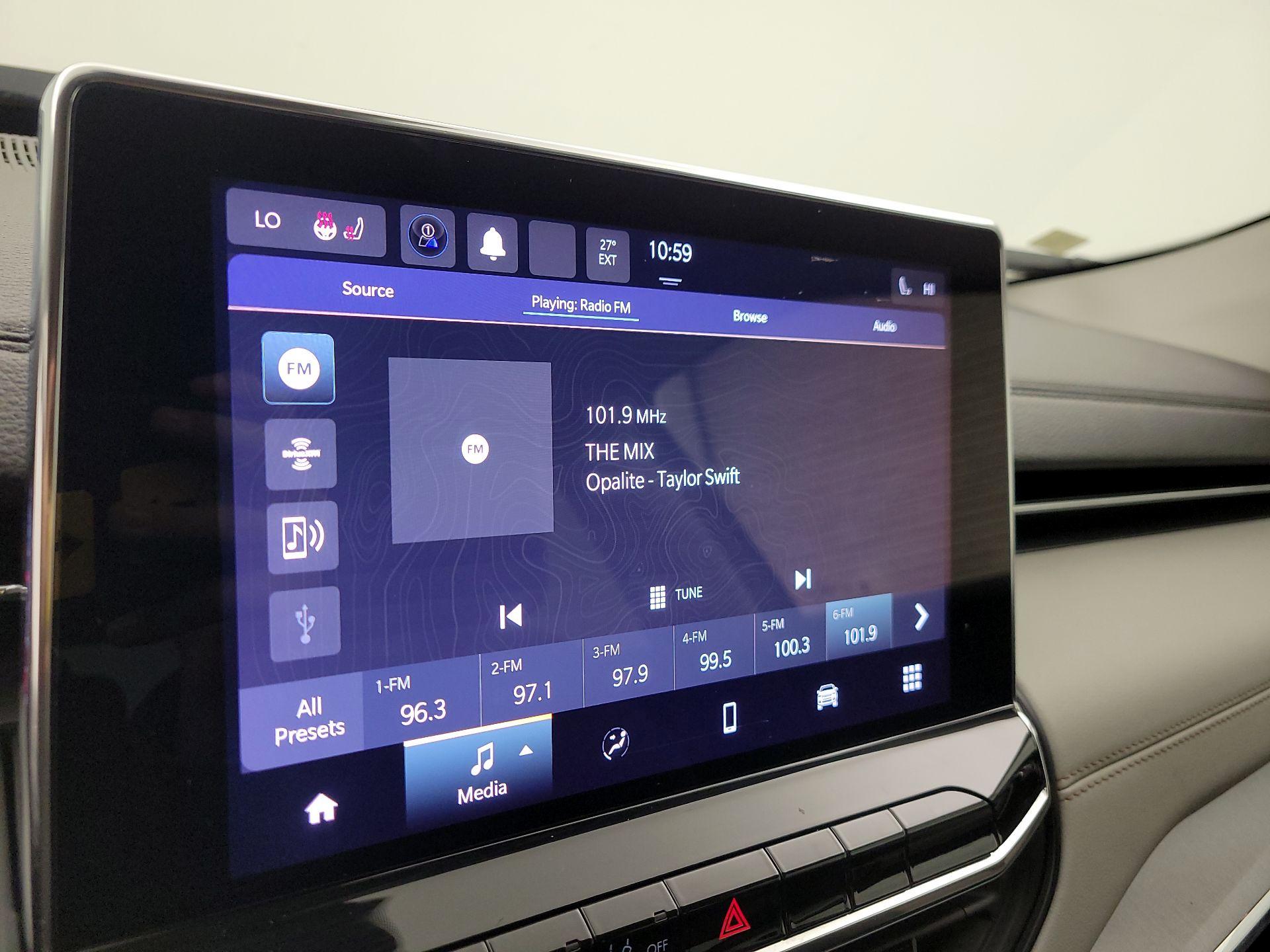 Thumbnail: 2022 Jeep Compass - 15