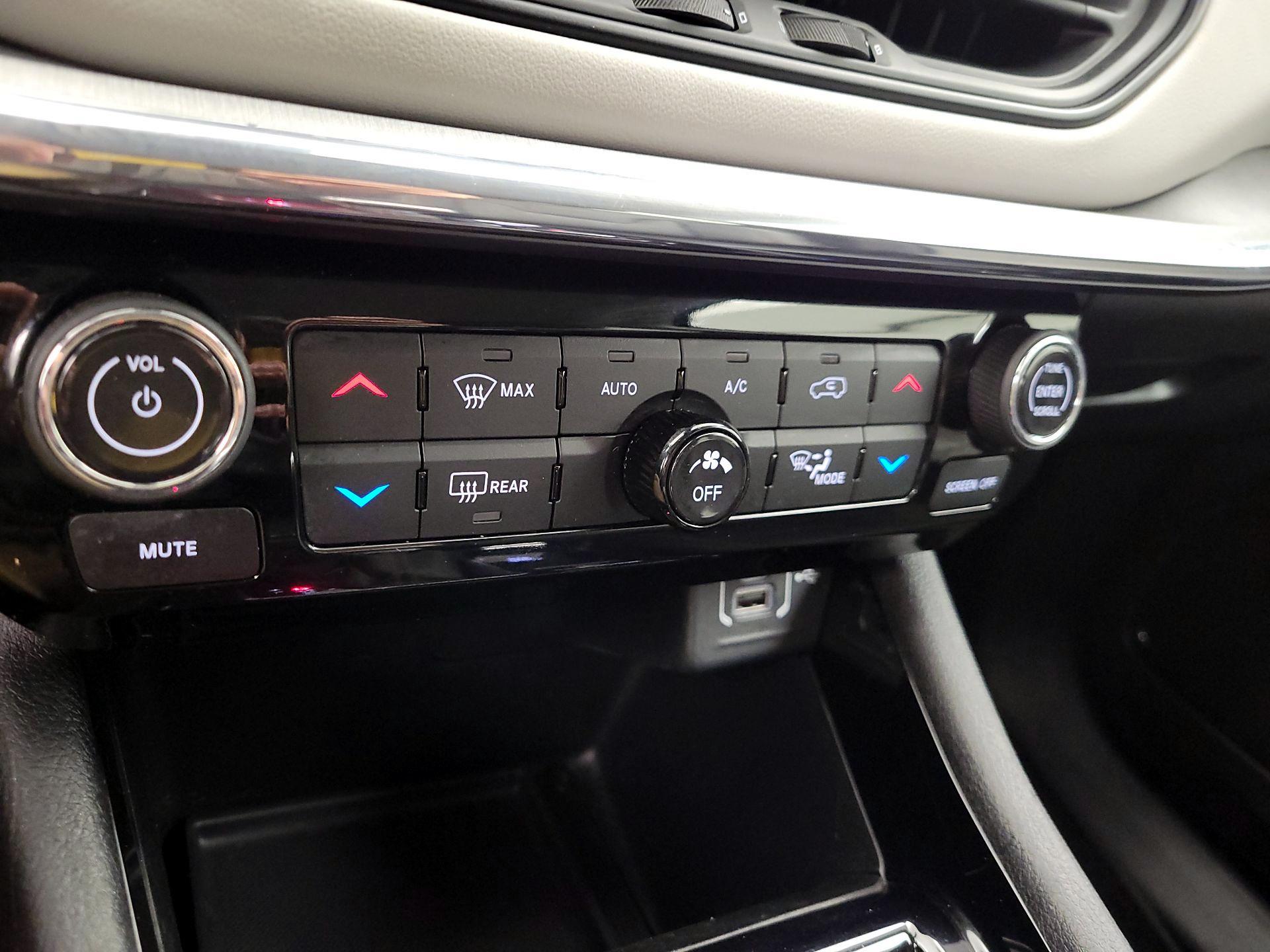 Thumbnail: 2022 Jeep Compass - 16