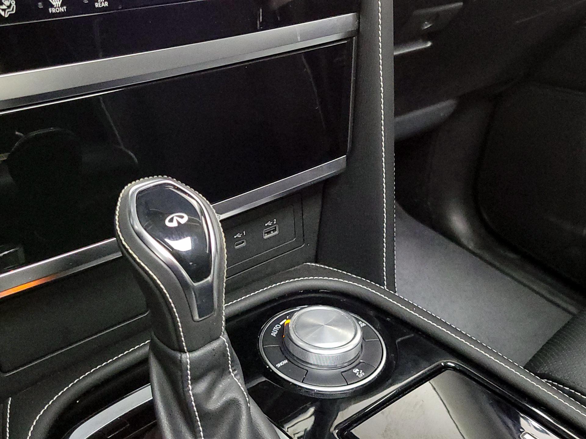 Thumbnail: 2022 INFINITI QX80 - 19