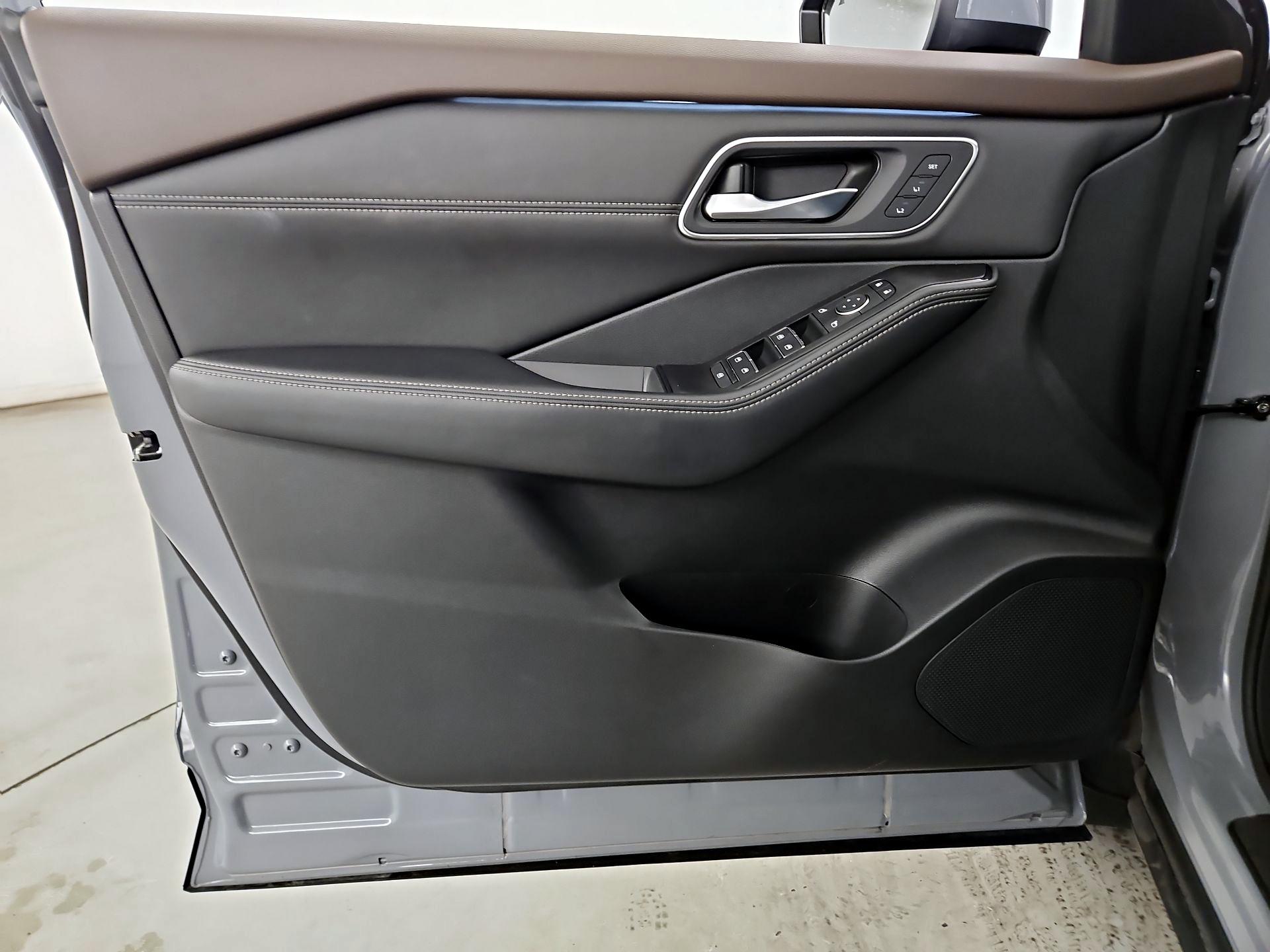 Thumbnail: 2022 Nissan Rogue - 12