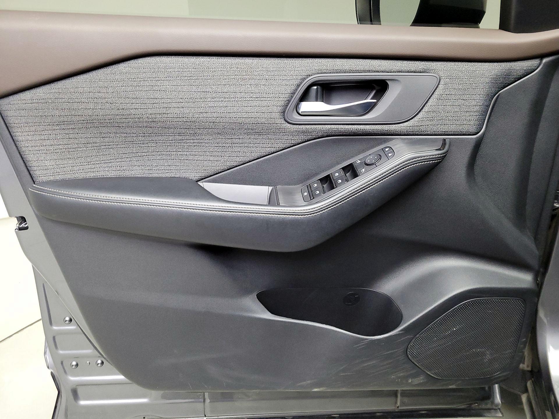 Thumbnail: 2023 Nissan Rogue - 12