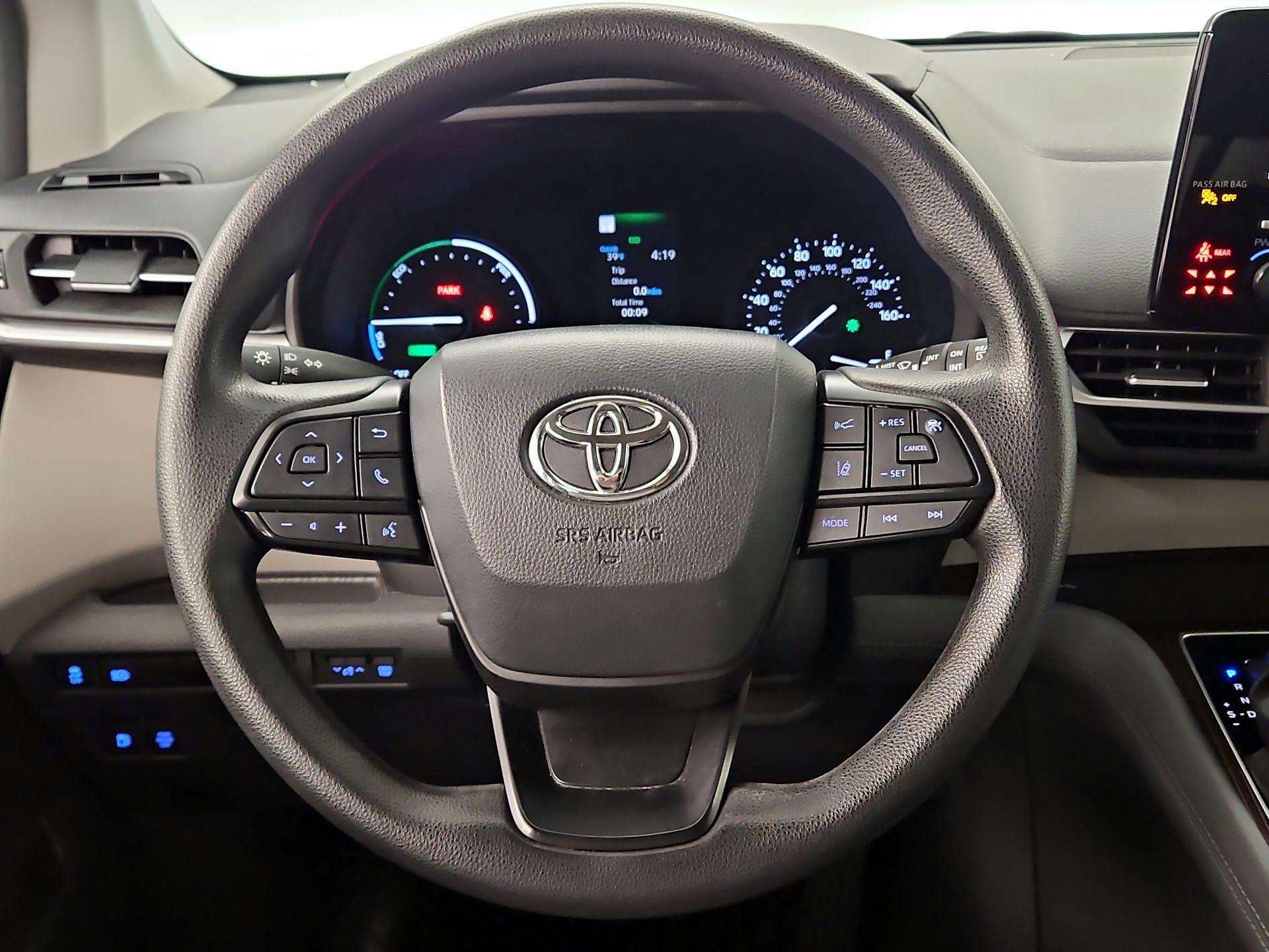 Thumbnail: 2024 Toyota Sienna - 10