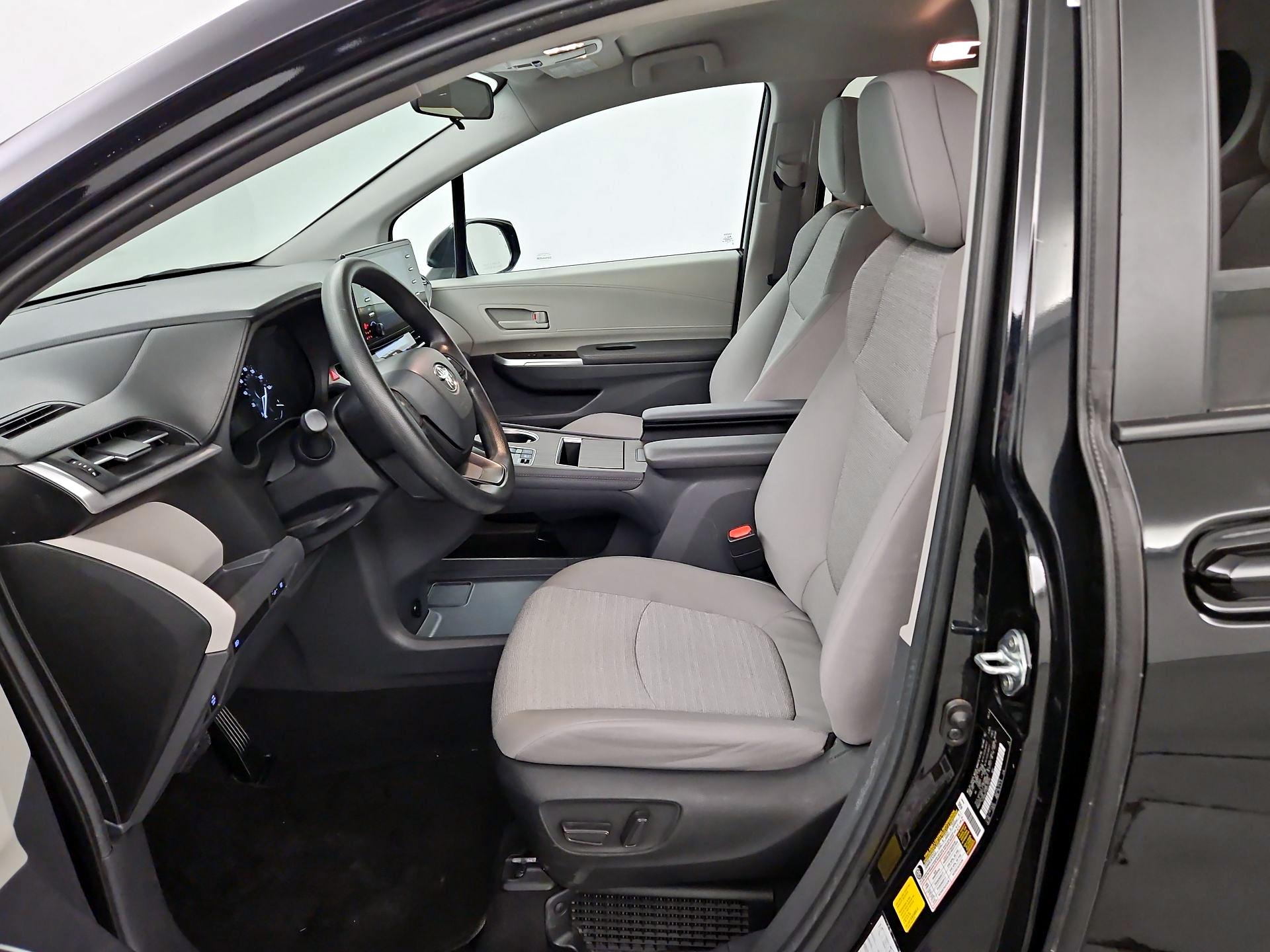 Thumbnail: 2024 Toyota Sienna - 11