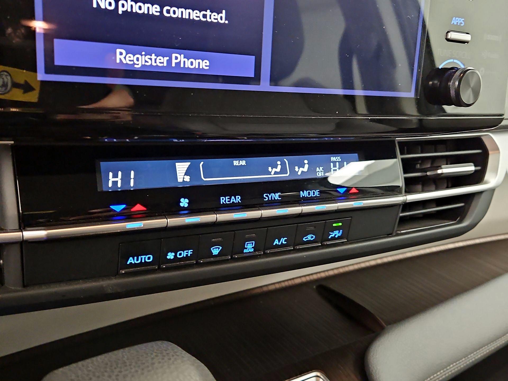 Thumbnail: 2024 Toyota Sienna - 16