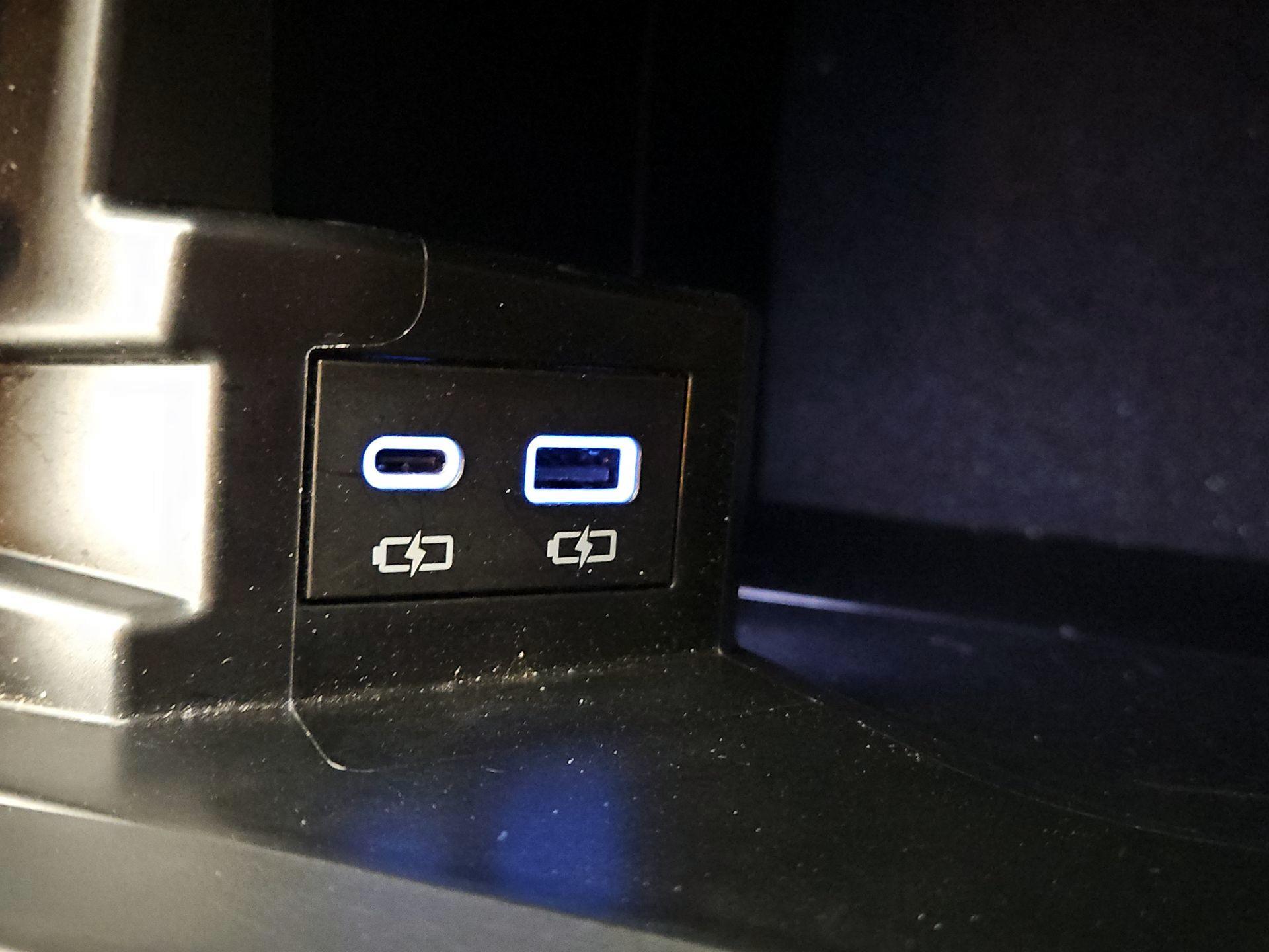 Thumbnail: 2024 Toyota Sienna - 18