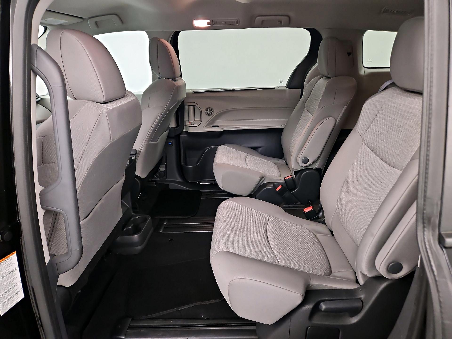 Thumbnail: 2024 Toyota Sienna - 19