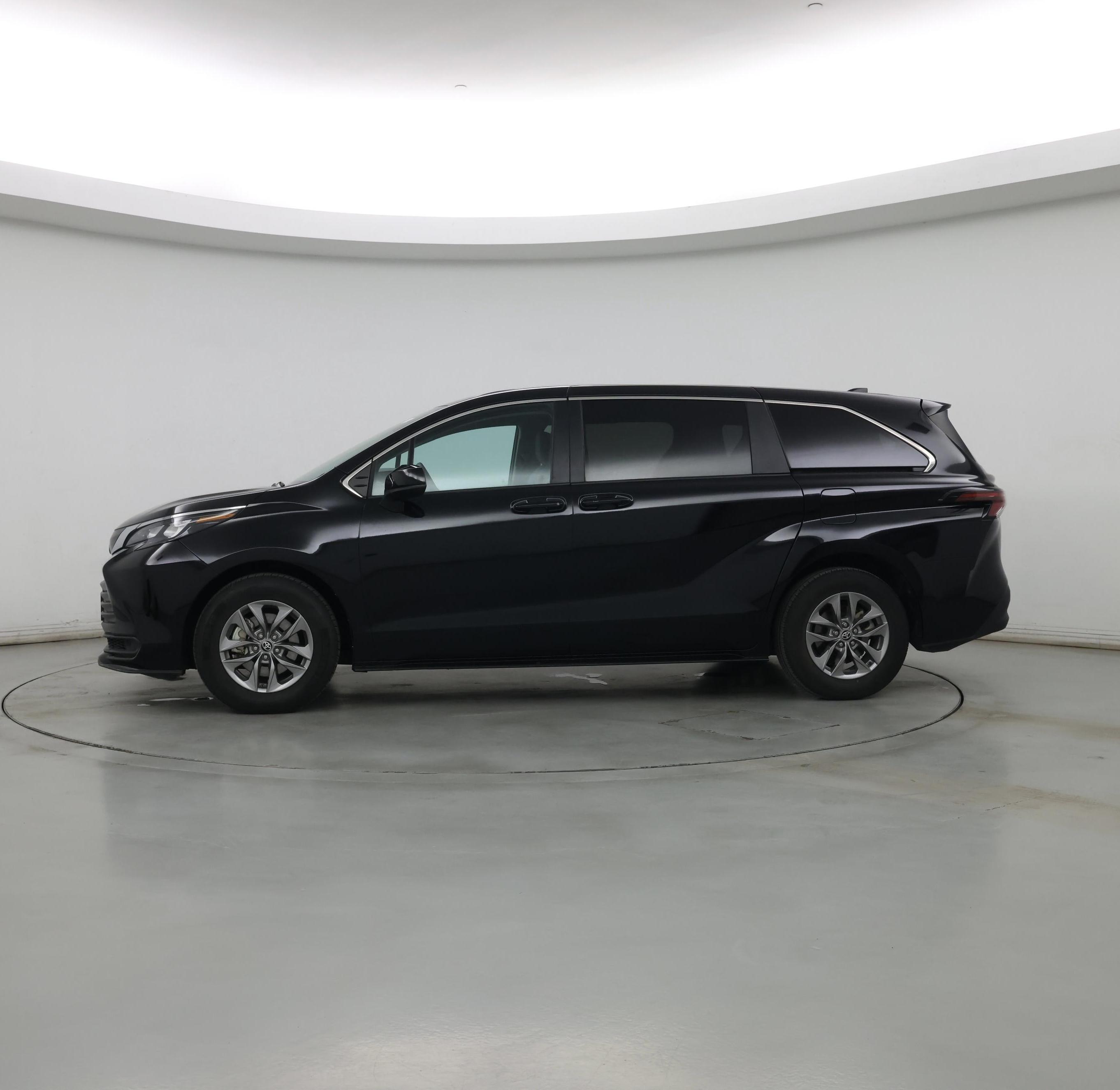 Thumbnail: 2024 Toyota Sienna - 3