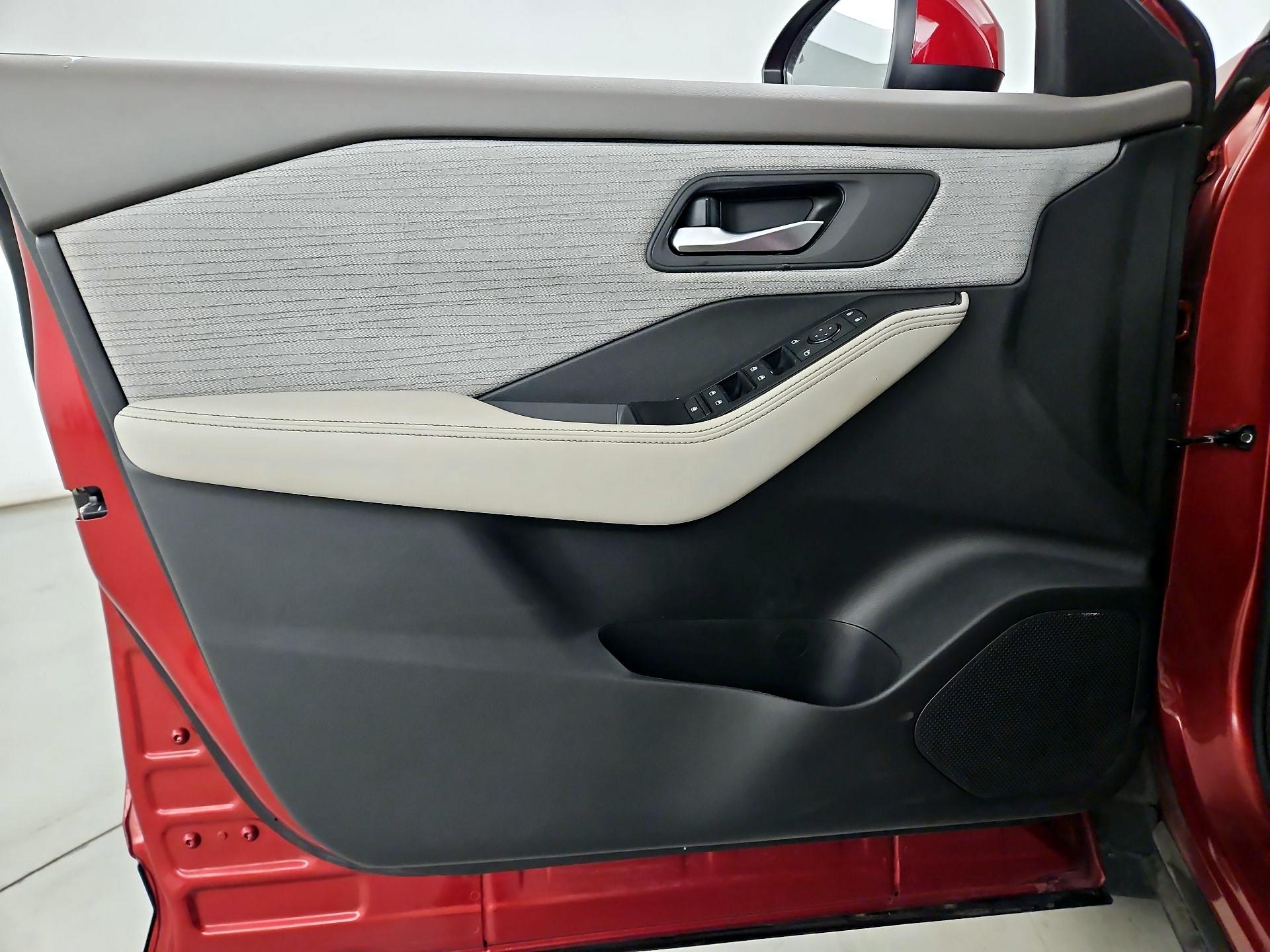 Thumbnail: 2023 Nissan Rogue - 12