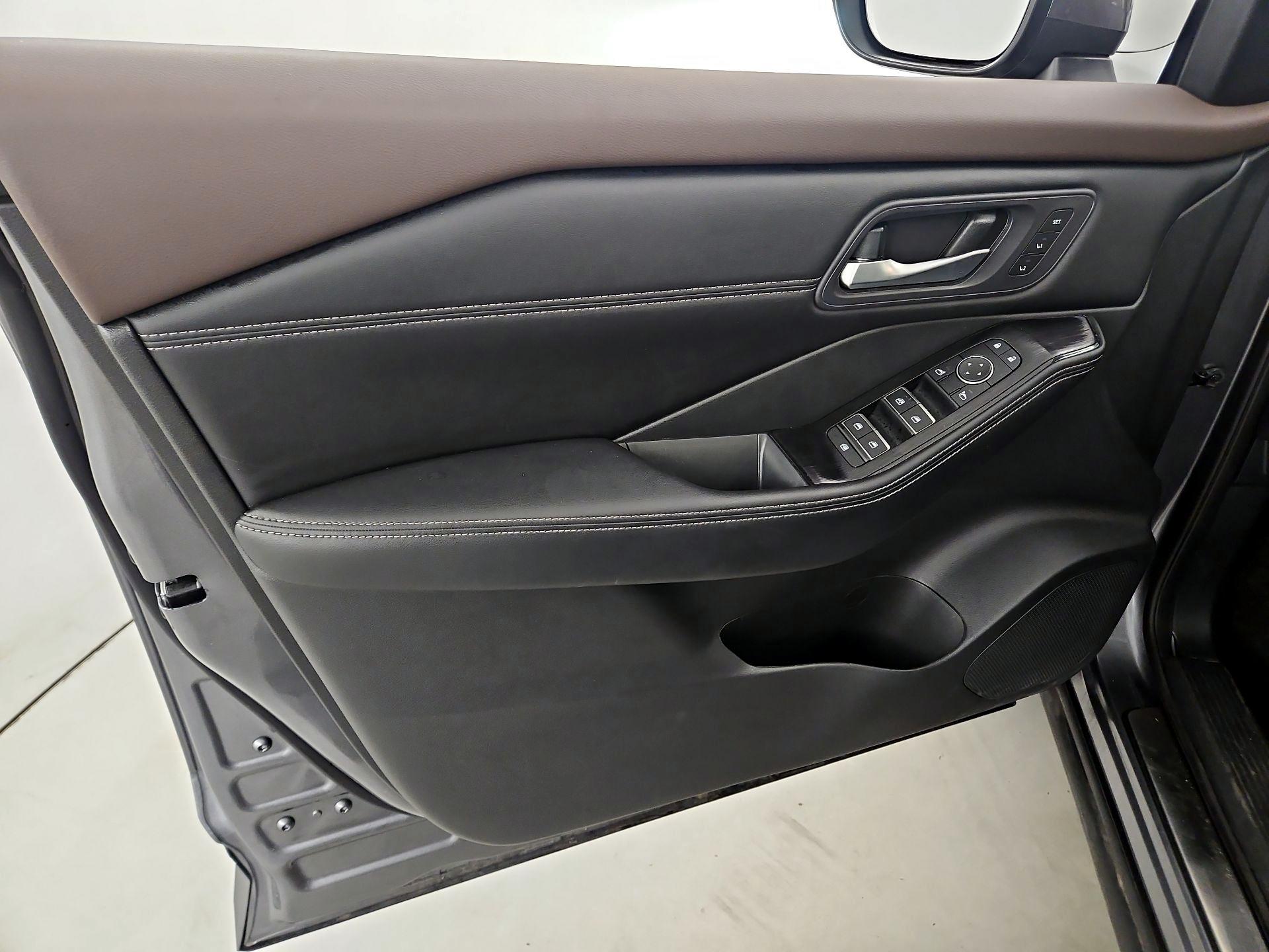 Thumbnail: 2023 Nissan Rogue - 12