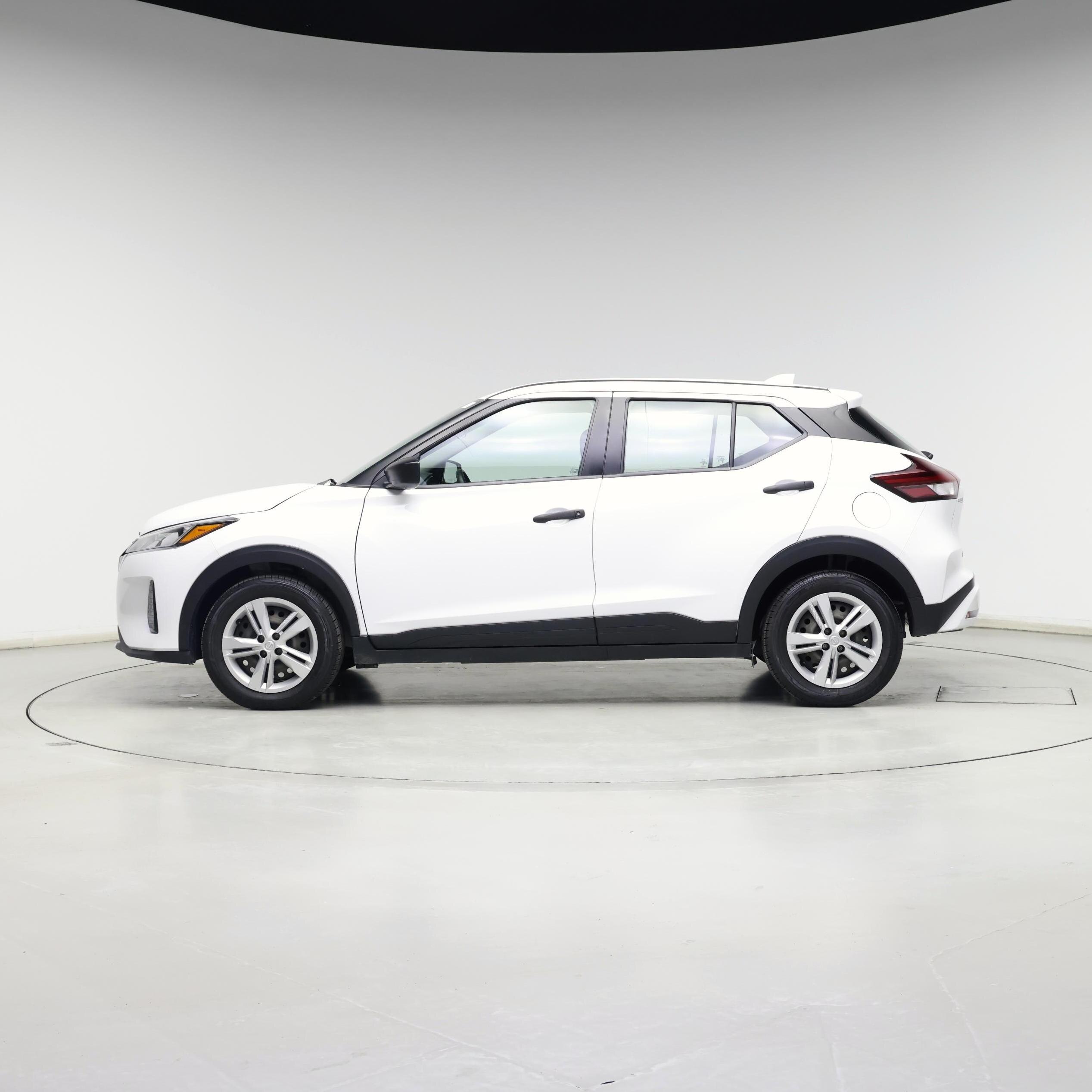 Thumbnail: 2023 Nissan Kicks - 3