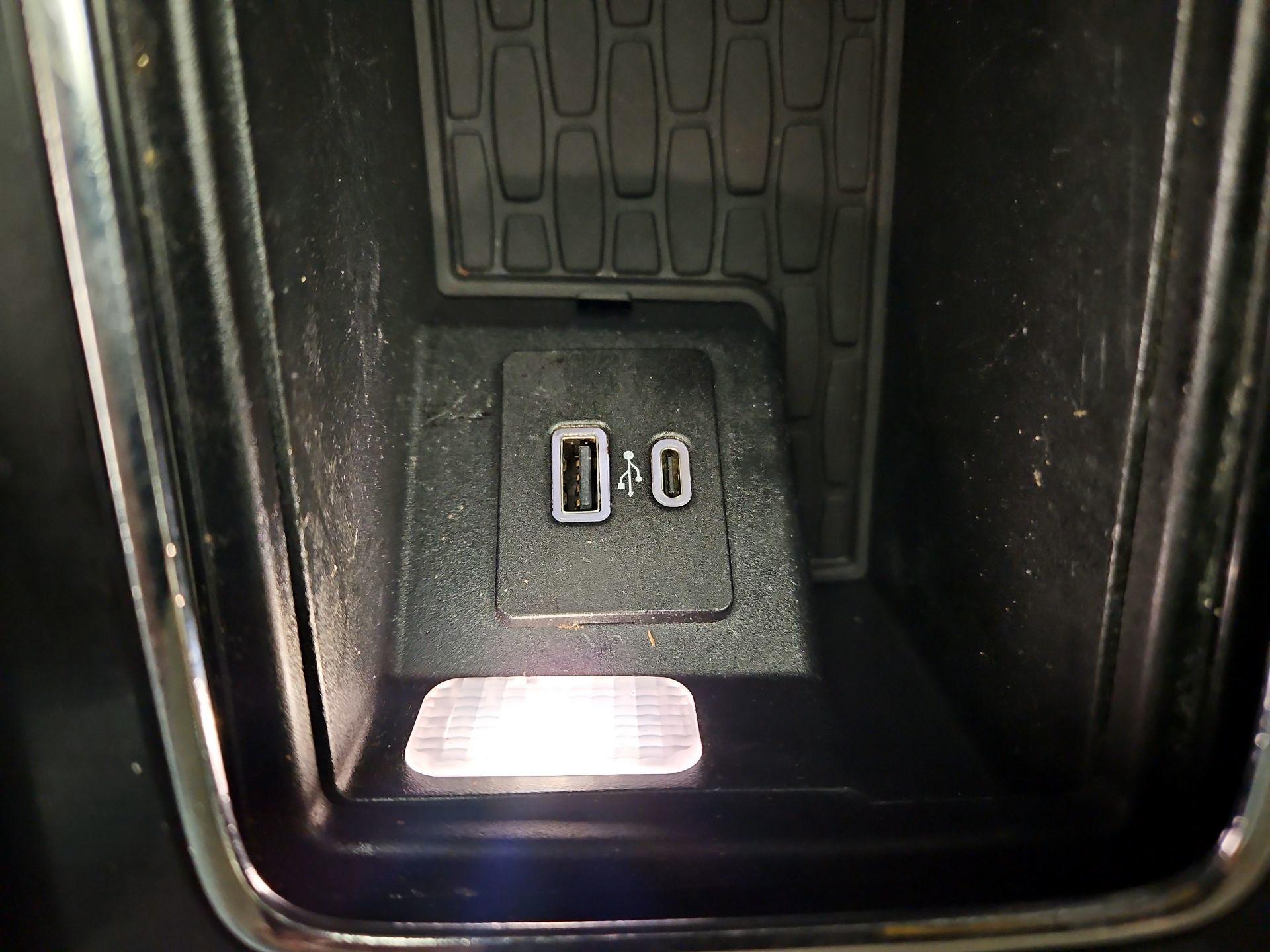 Thumbnail: 2022 Lincoln Aviator - 19