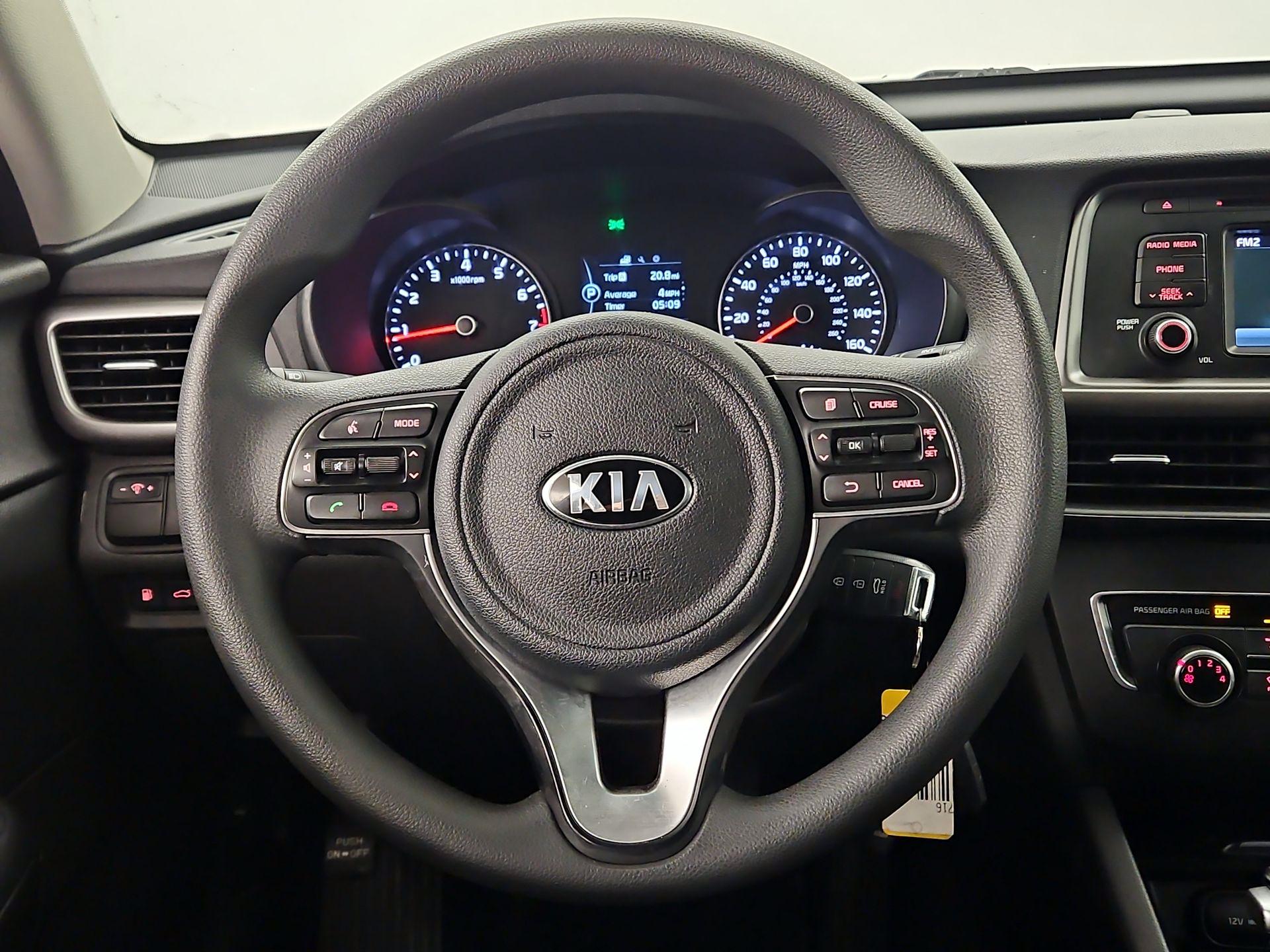 Thumbnail: 2017 Kia Optima - 10