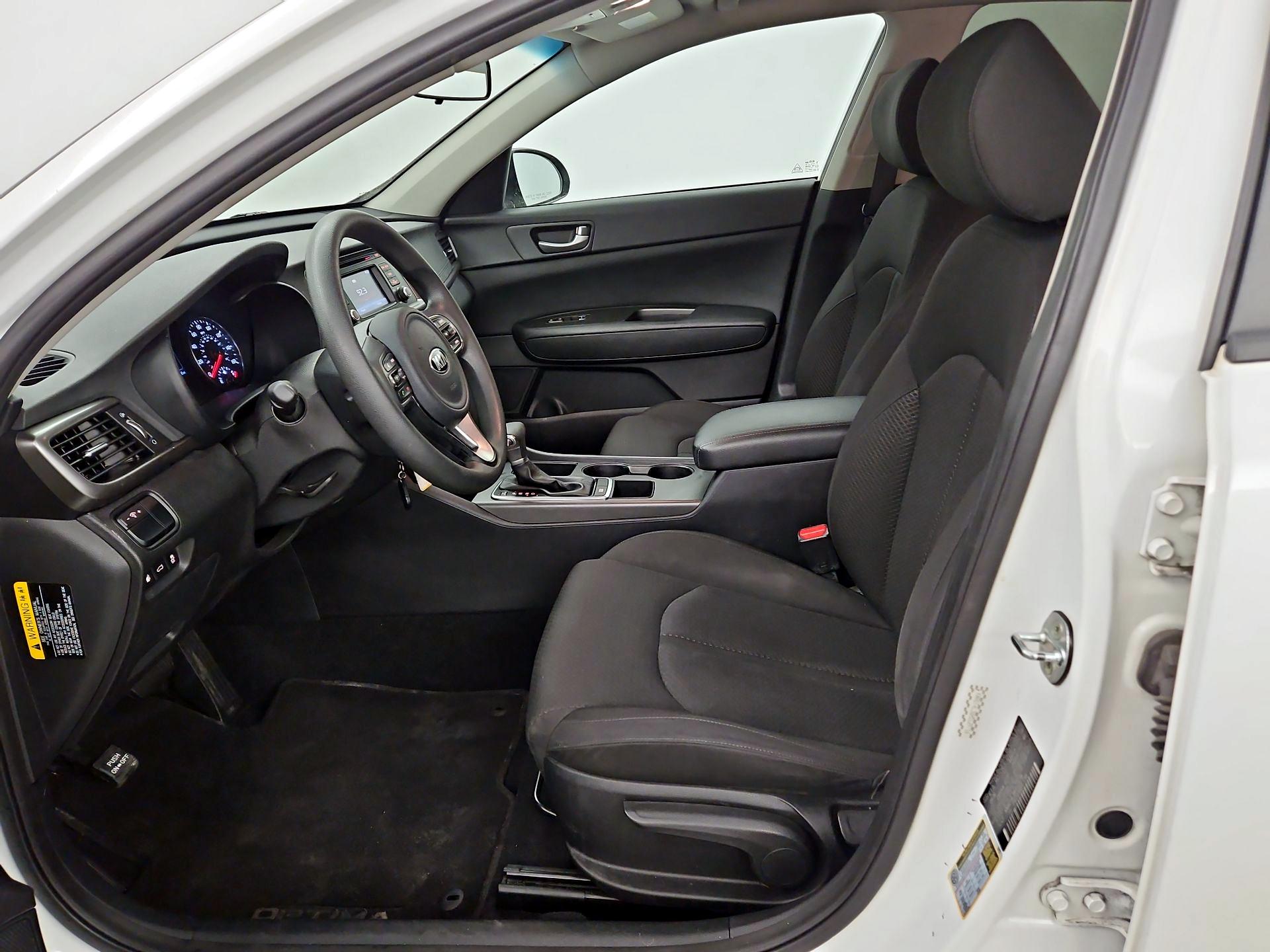 Thumbnail: 2017 Kia Optima - 11