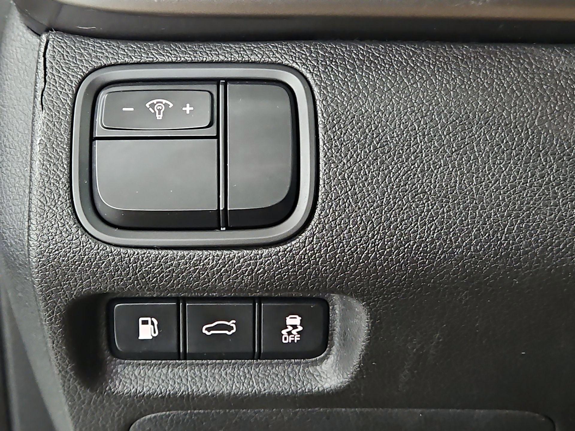 Thumbnail: 2017 Kia Optima - 13