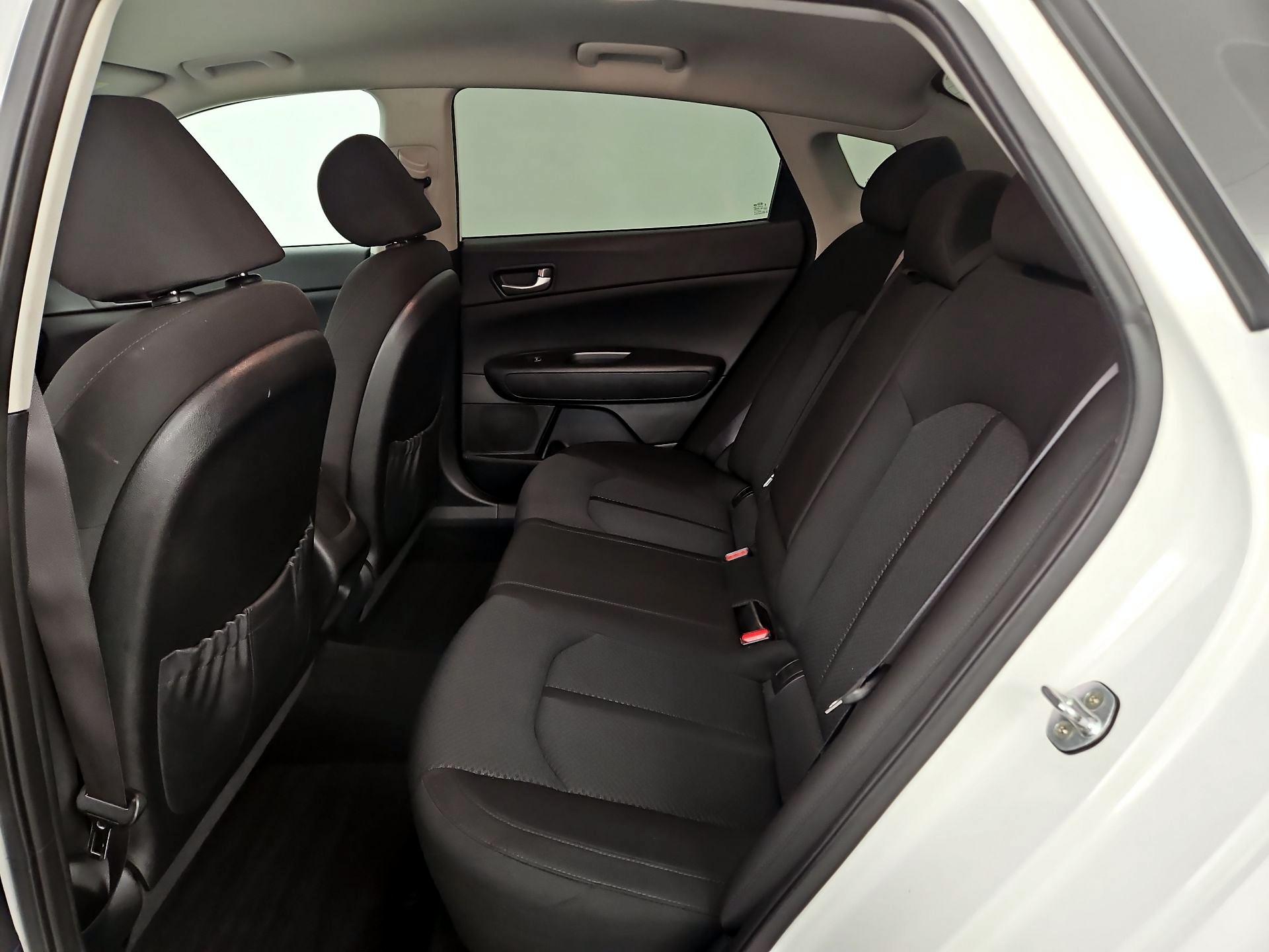 Thumbnail: 2017 Kia Optima - 19