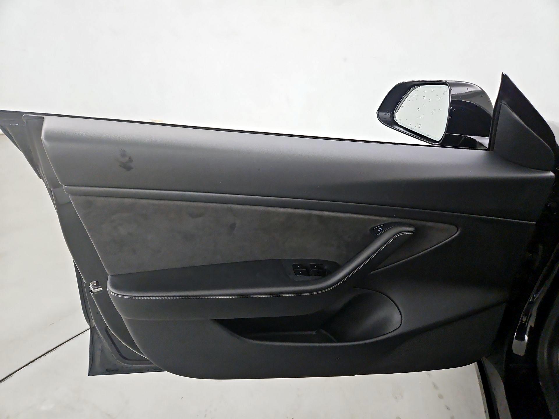 Thumbnail: 2021 Tesla Model 3 - 12