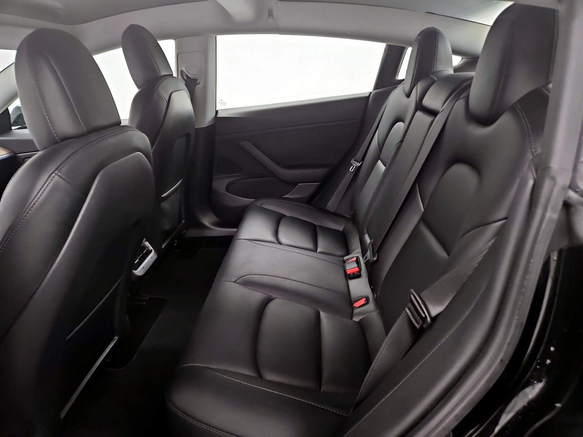 Thumbnail: 2021 Tesla Model 3 - 19