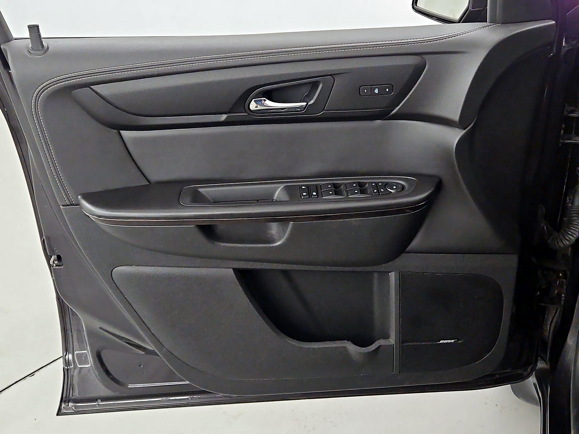 Thumbnail: 2017 Chevrolet Traverse - 12