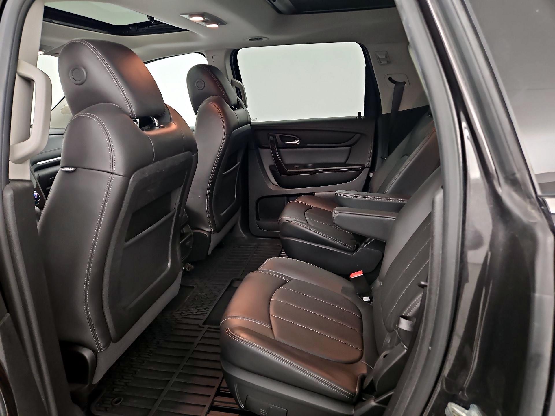 Thumbnail: 2017 Chevrolet Traverse - 20