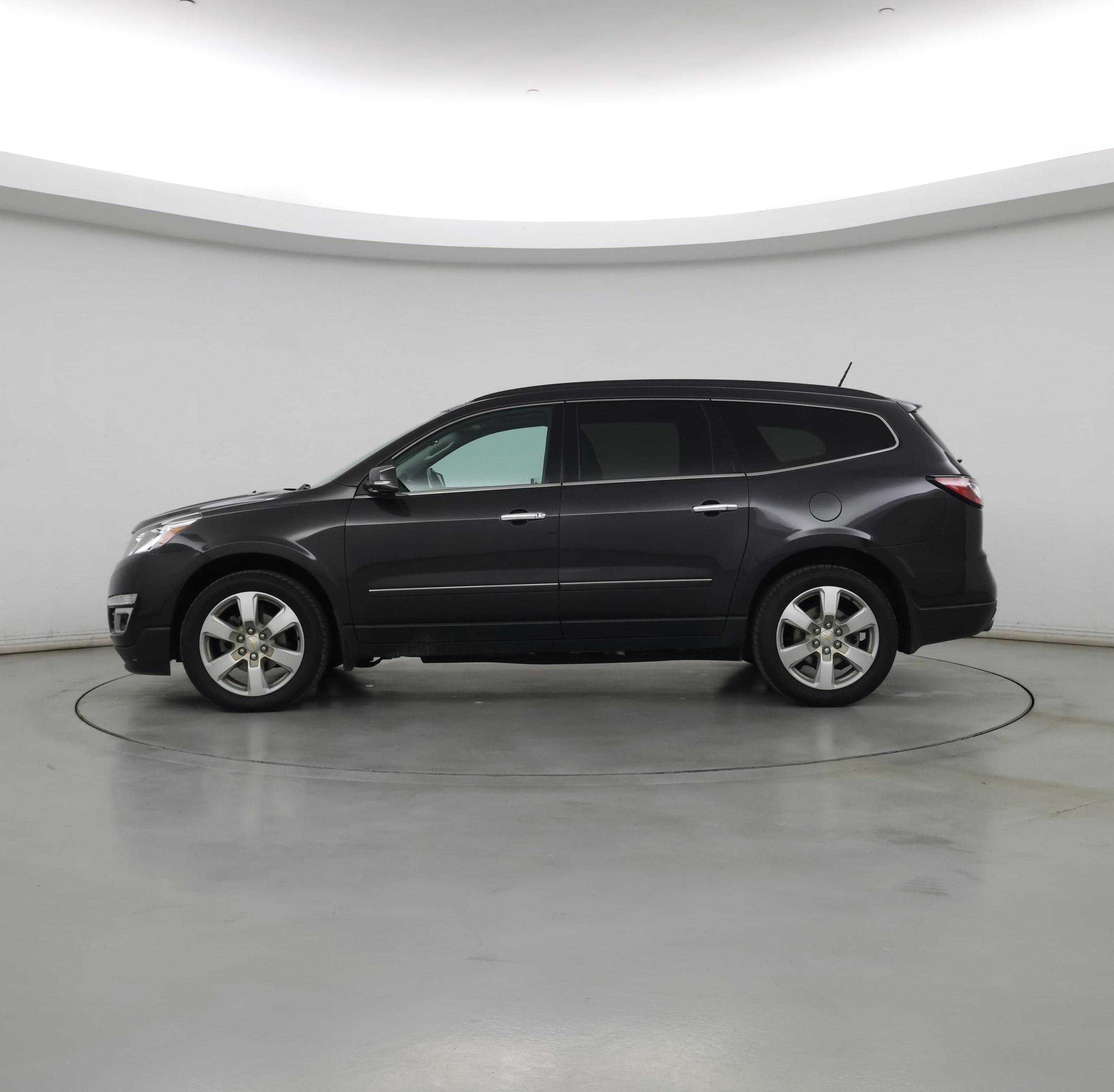 Thumbnail: 2017 Chevrolet Traverse - 3