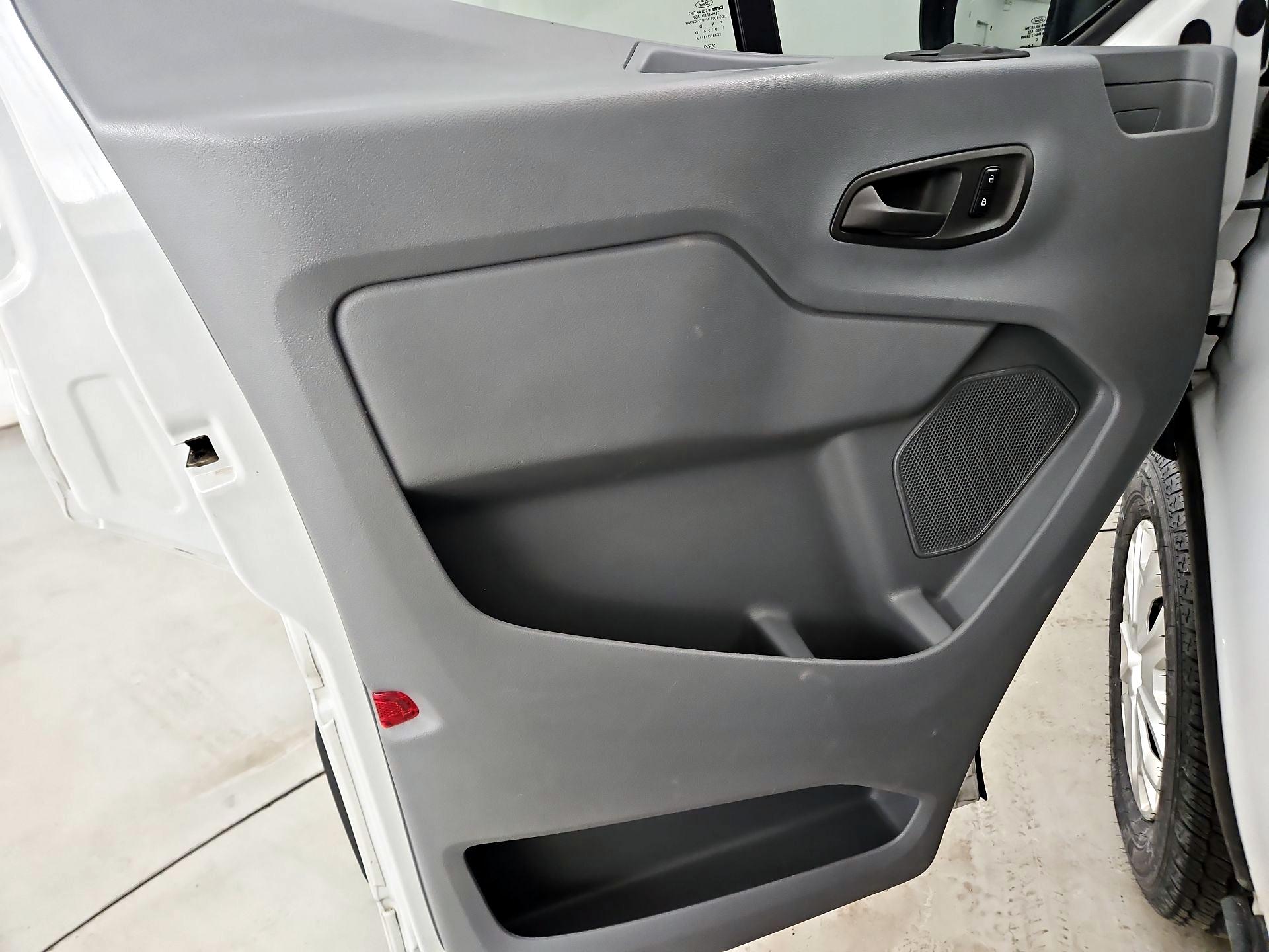 Thumbnail: 2018 Ford Transit Series - 12