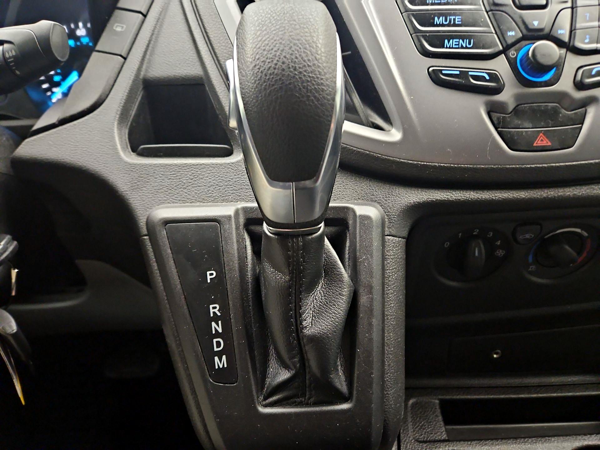 Thumbnail: 2018 Ford Transit Series - 17