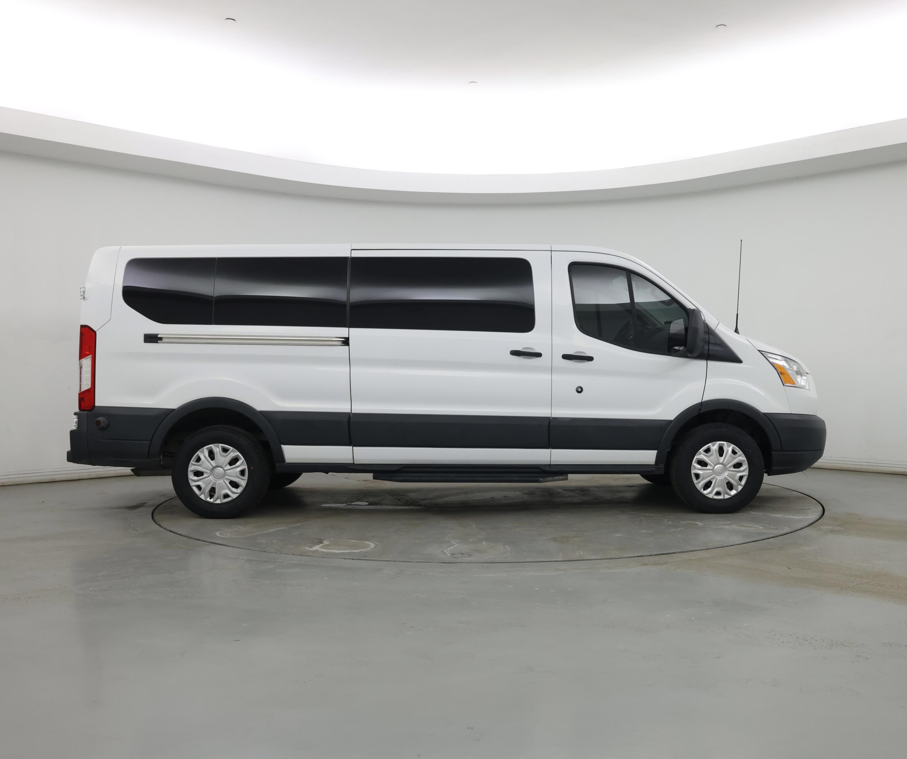 Thumbnail: 2018 Ford Transit Series - 7