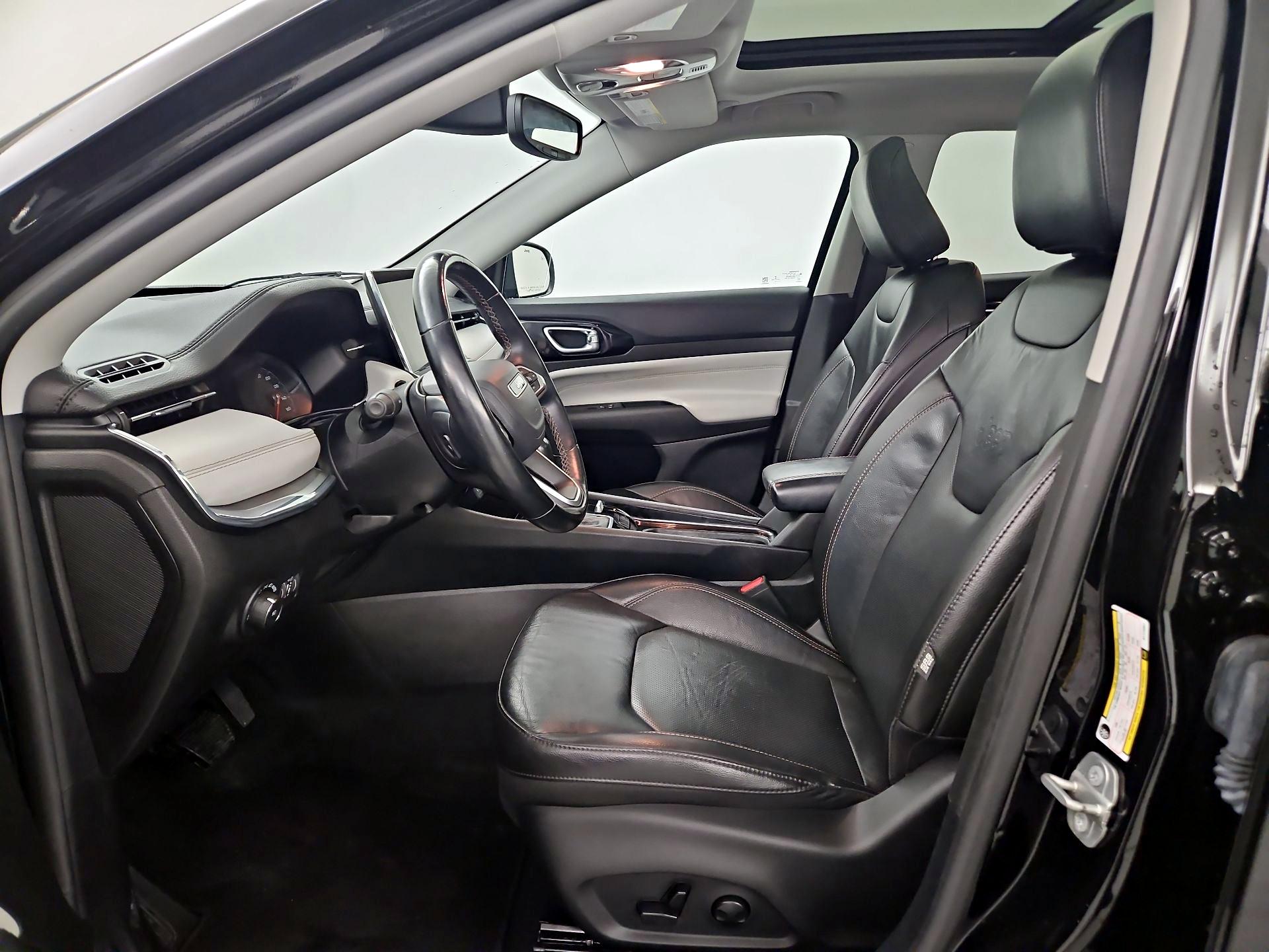 Thumbnail: 2022 Jeep Compass - 11