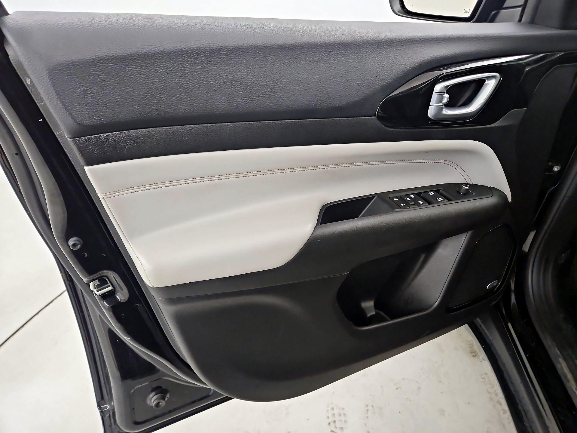 Thumbnail: 2022 Jeep Compass - 12