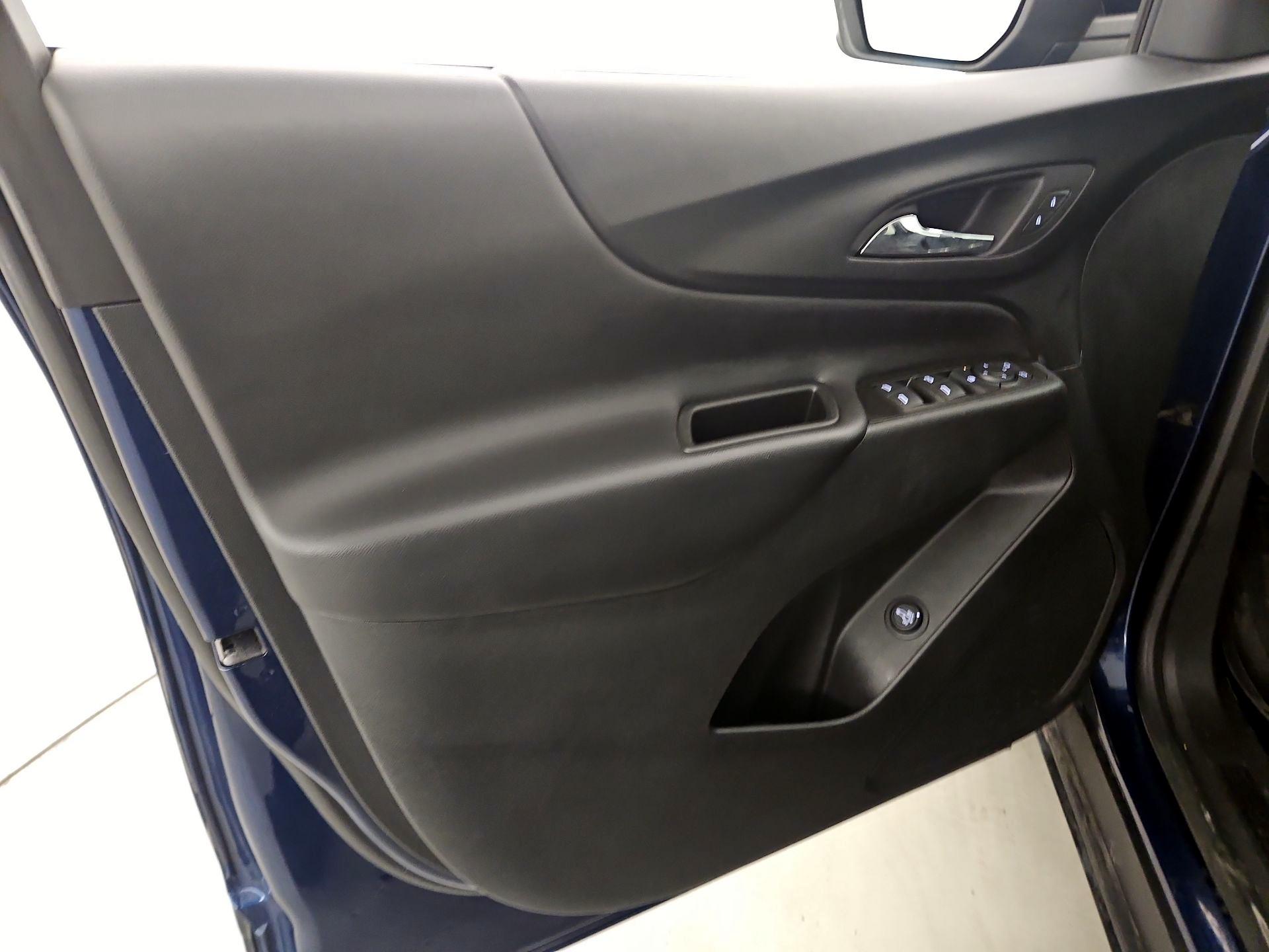 Thumbnail: 2022 Chevrolet Equinox - 12