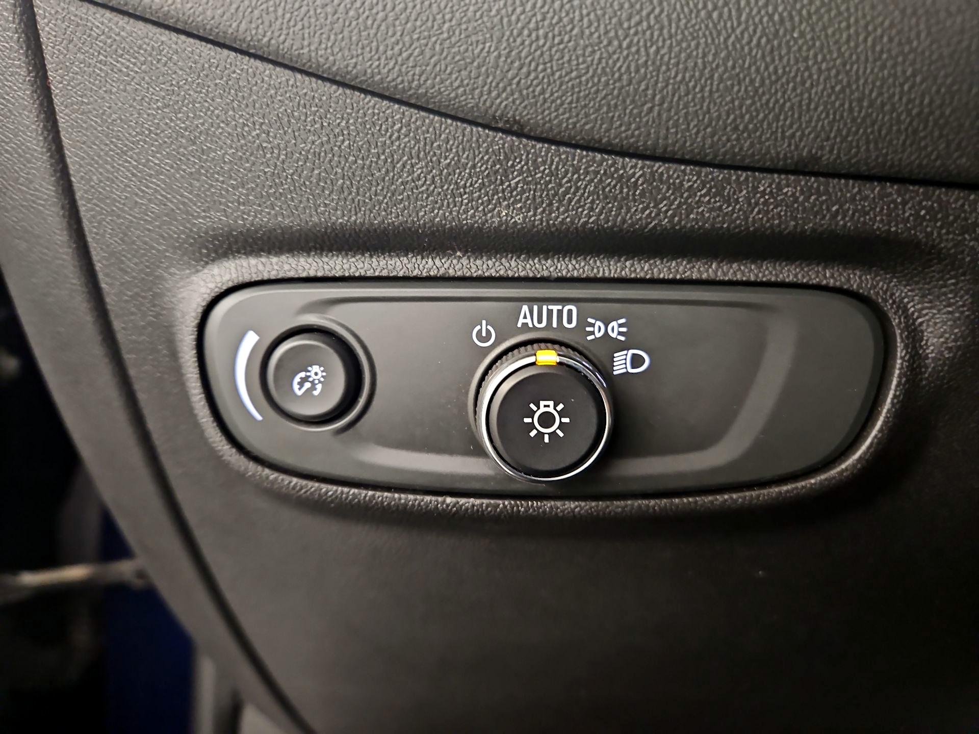 Thumbnail: 2022 Chevrolet Equinox - 13