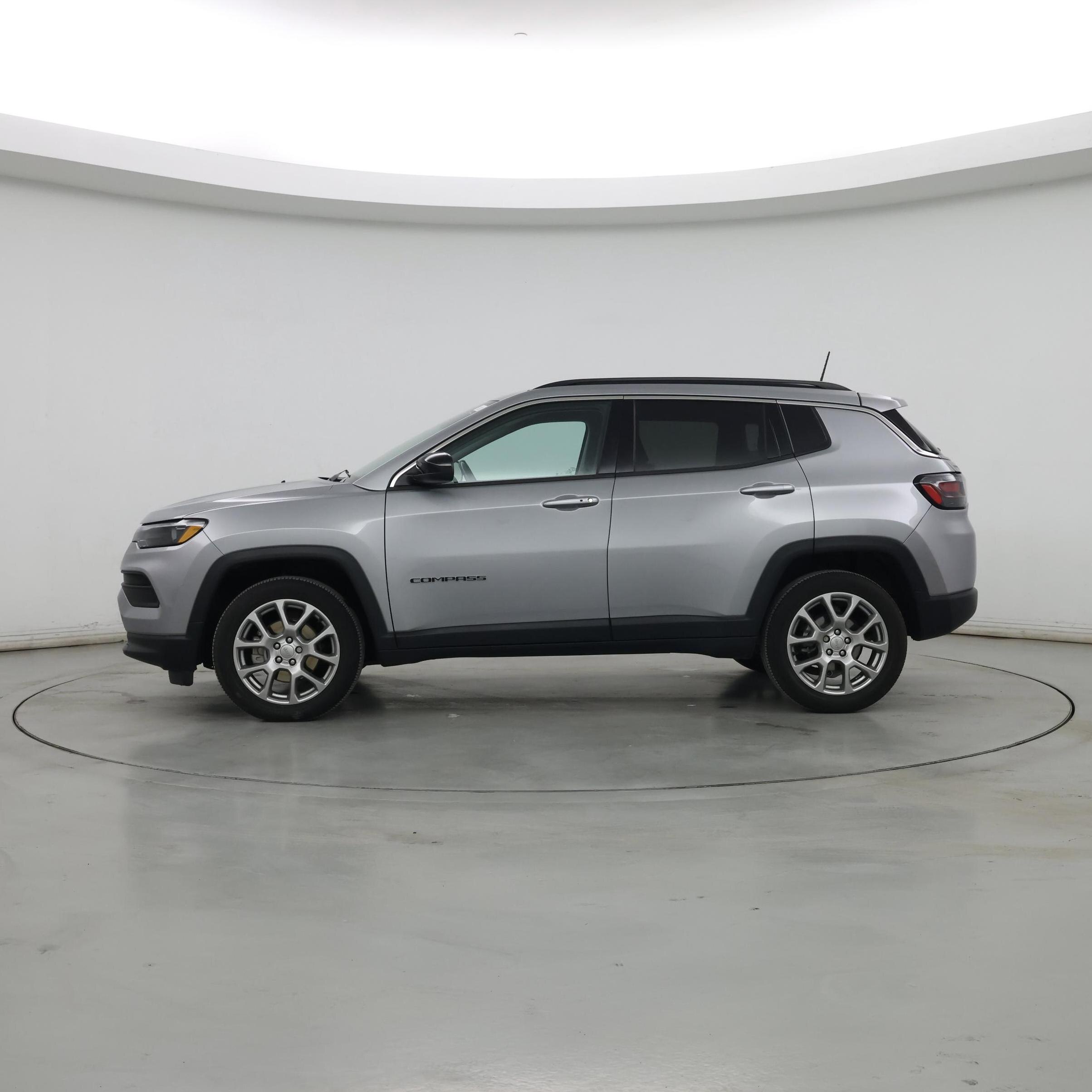 Thumbnail: 2022 Jeep Compass - 3